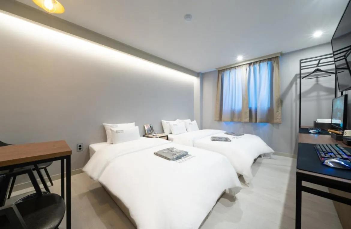 Bed in Hotel Band