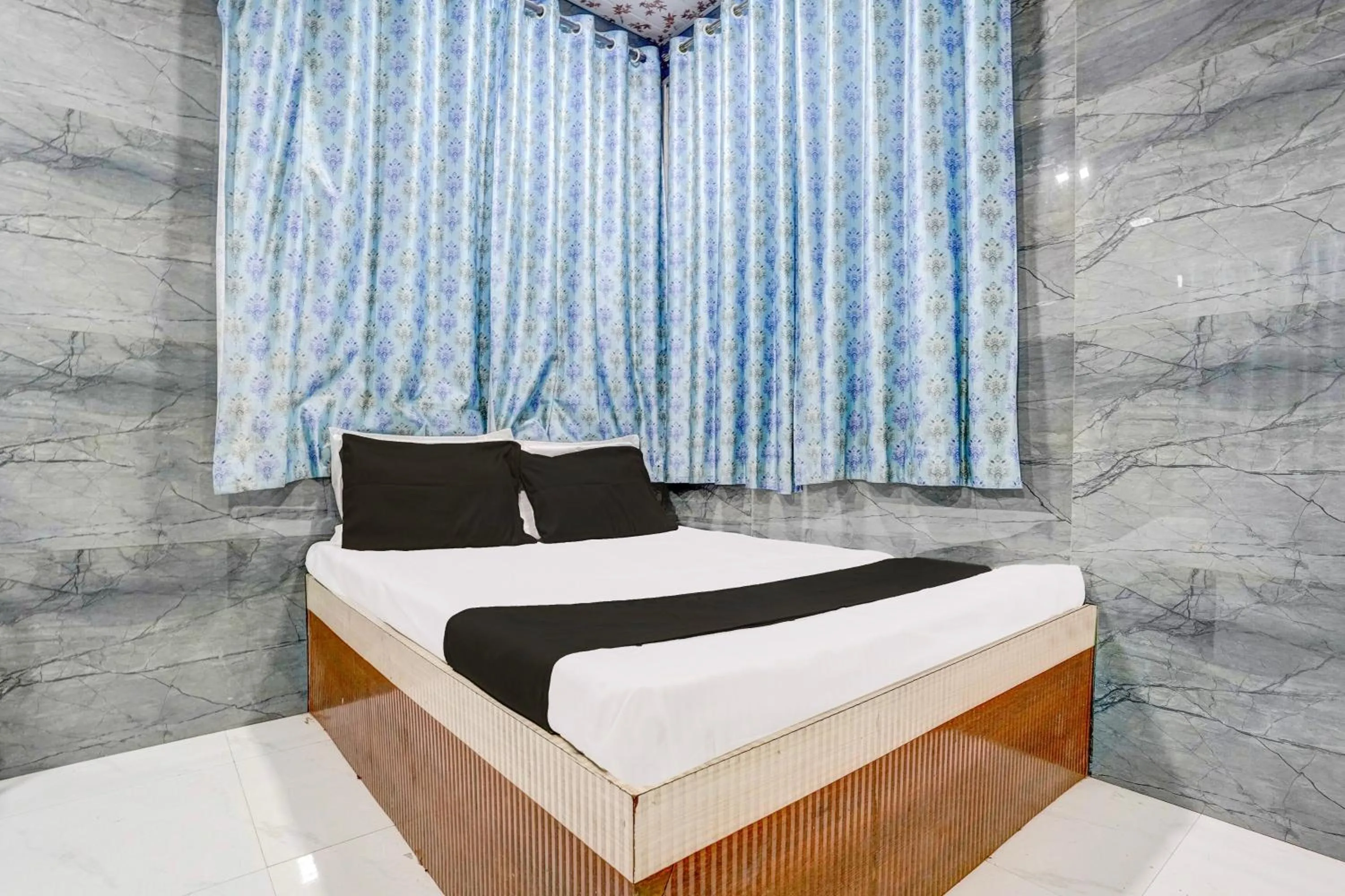 Bedroom, Bed in Hotel O Tulsi Resort