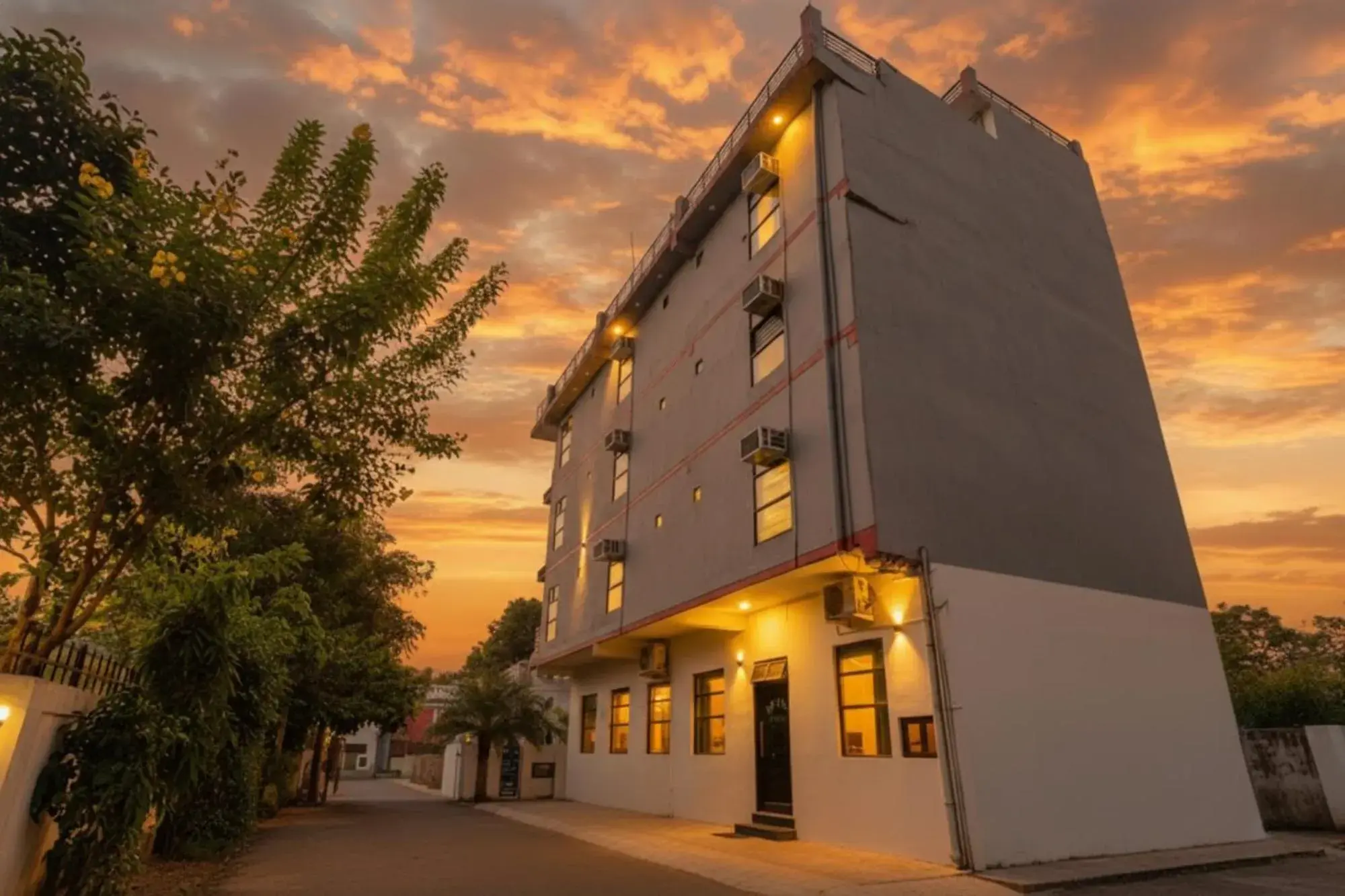 FabHotel Rajhans FabHotel Rajhans