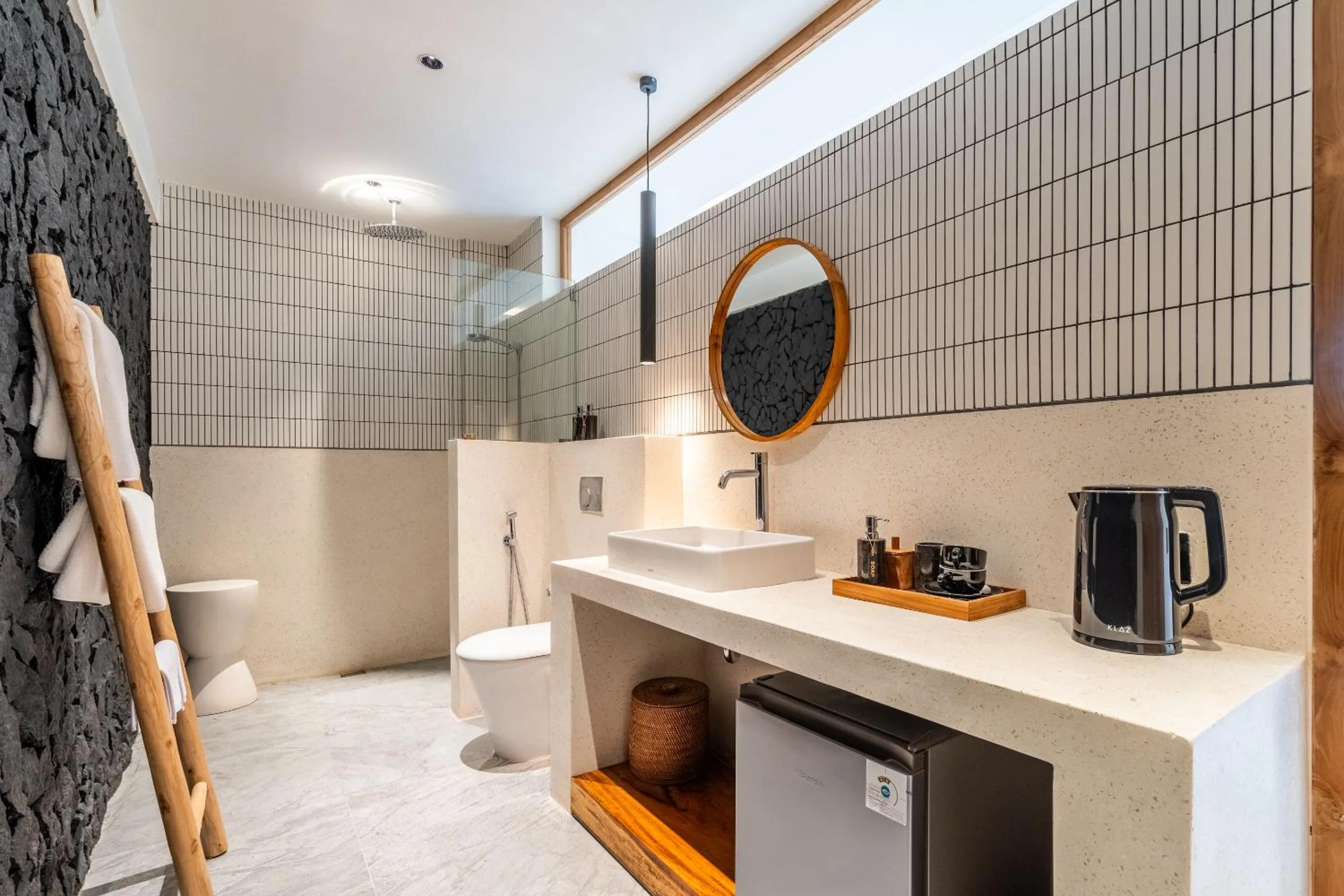 Shower in Happiness Apartments Bali Ubud