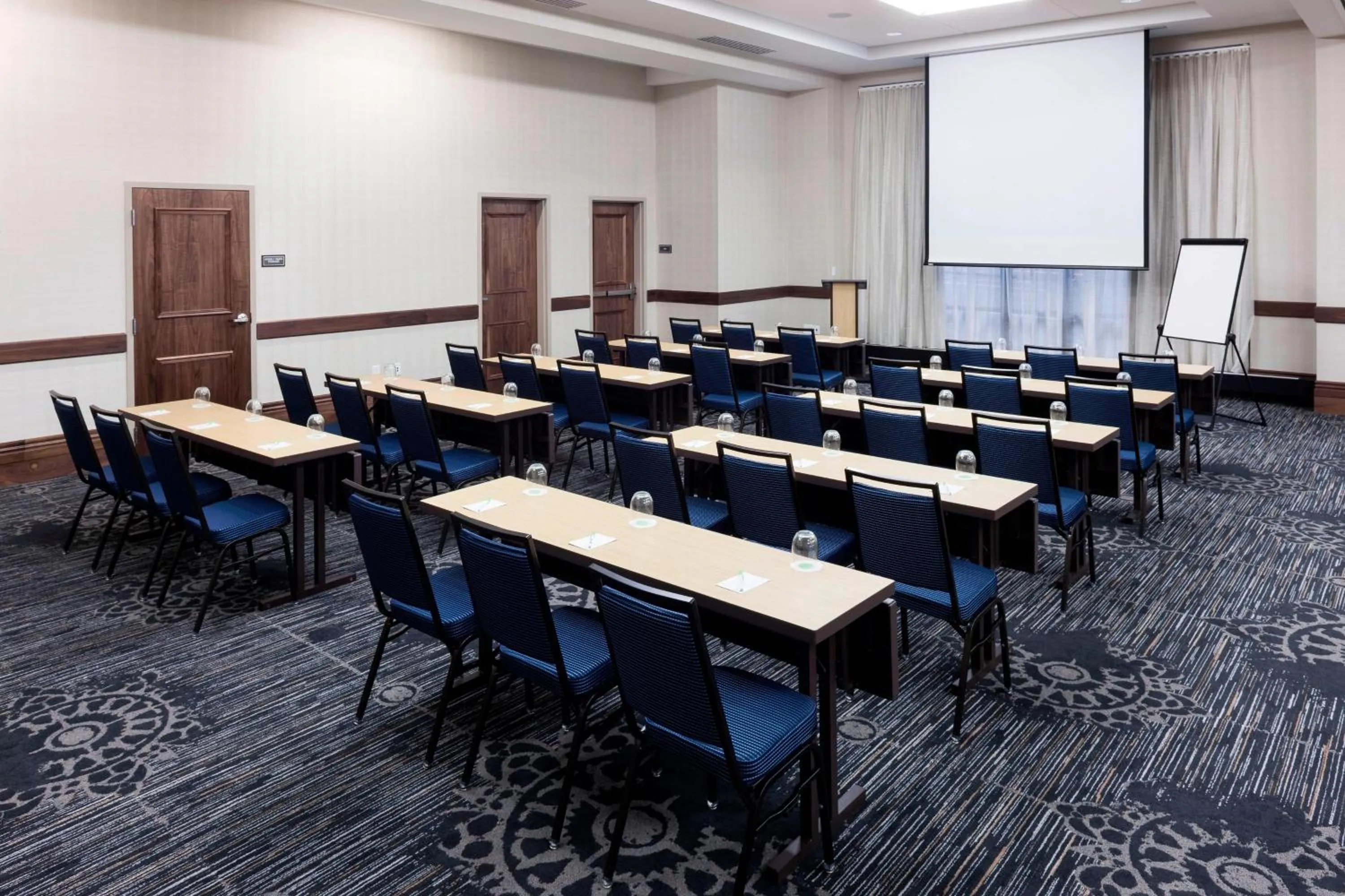 Meeting/conference room in Courtyard by Marriott Richmond Downtown
