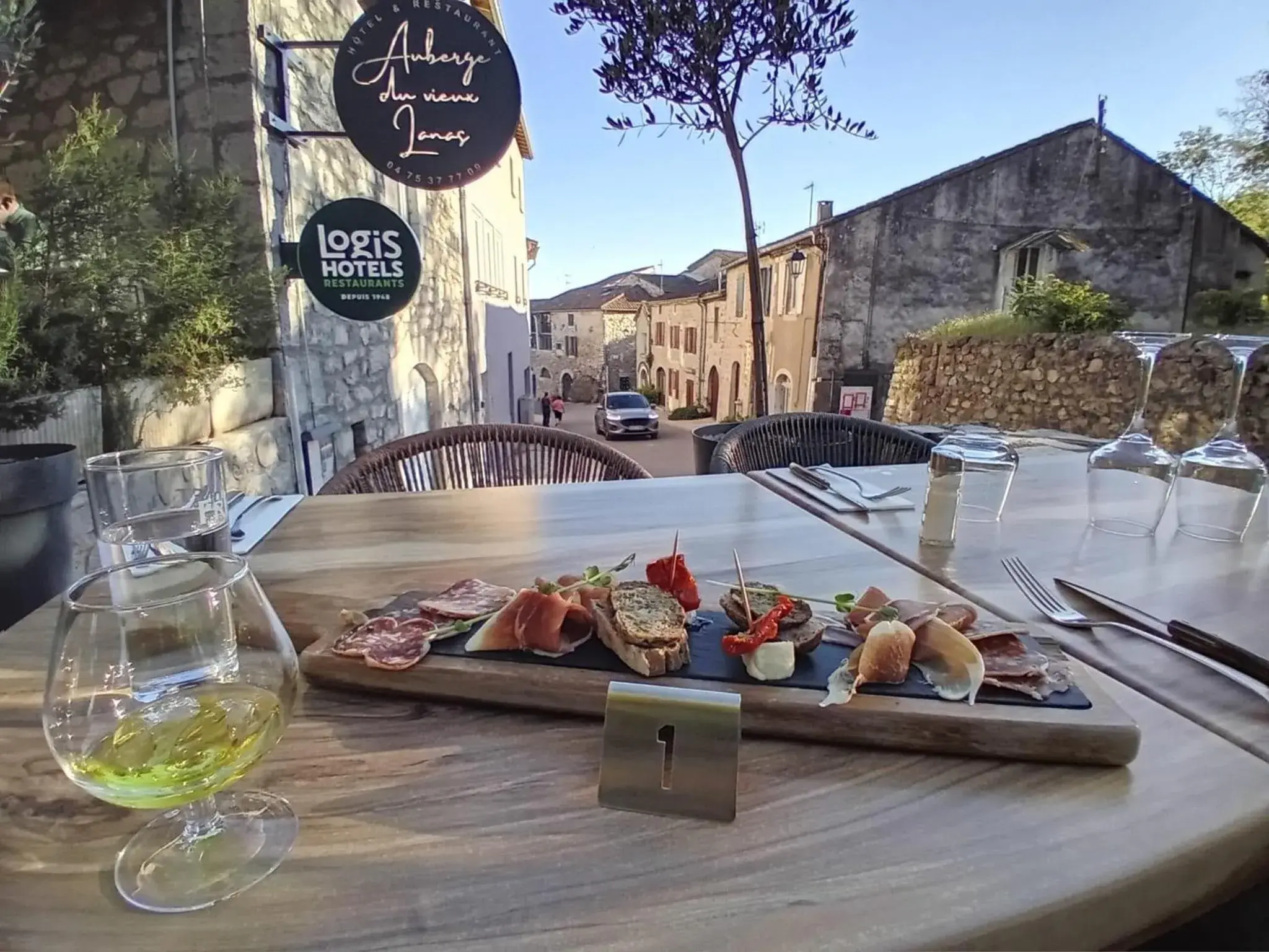 Restaurant/places to eat in Auberge du Vieux Lanas Logis Hotel Restaurant Restaurant/places to eat in Auberge du Vieux Lanas Logis Hotel Restaurant