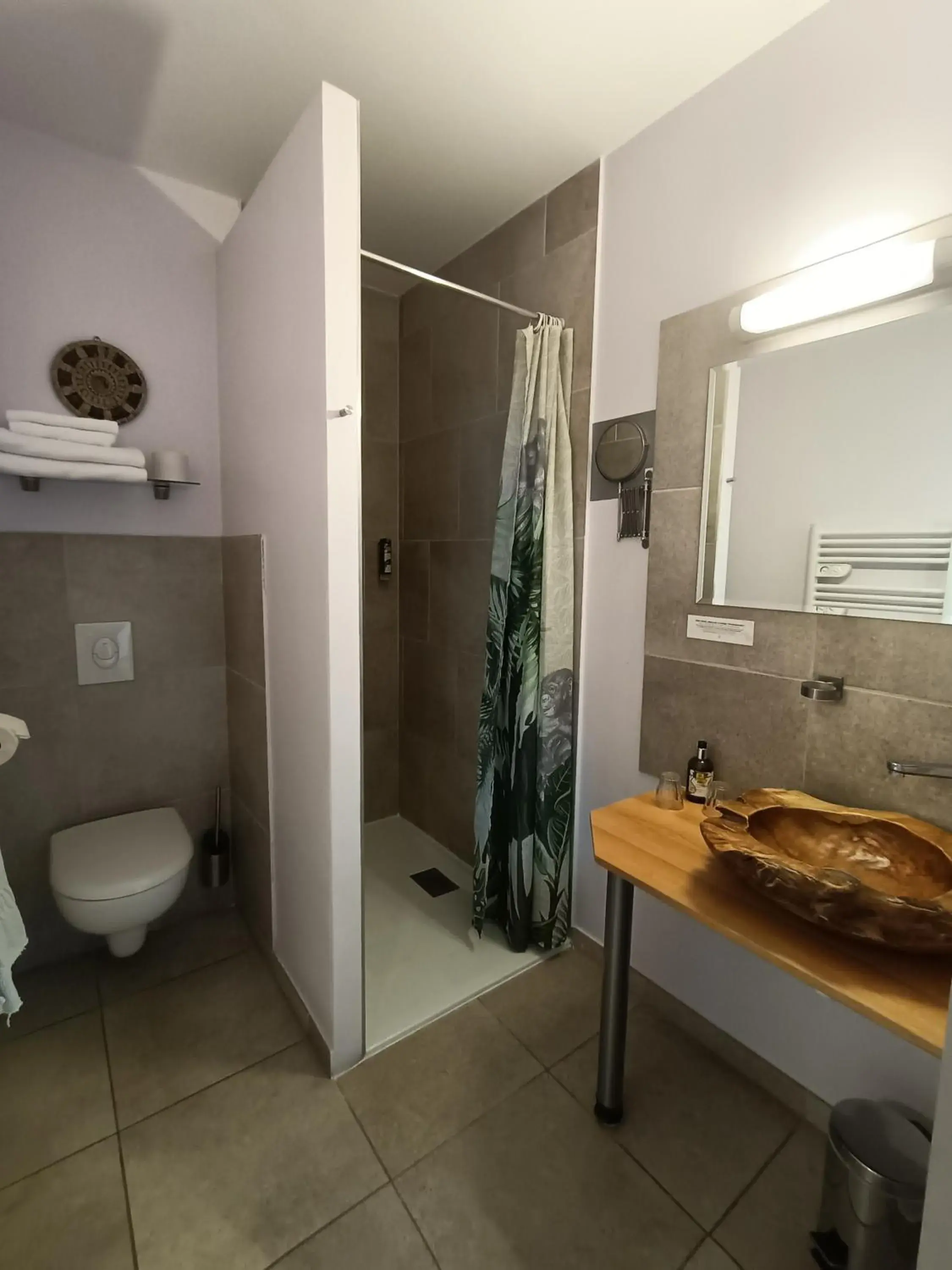 Bathroom in Auberge du Vieux Lanas Logis Hotel Restaurant Bathroom in Auberge du Vieux Lanas Logis Hotel Restaurant