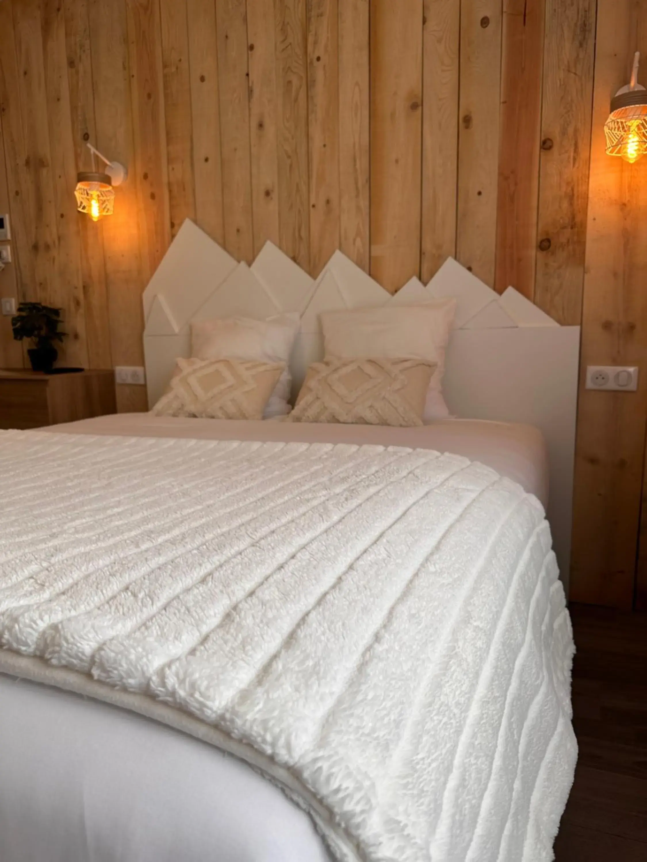 Bed in Auberge du Vieux Lanas Logis Hotel Restaurant Bed in Auberge du Vieux Lanas Logis Hotel Restaurant