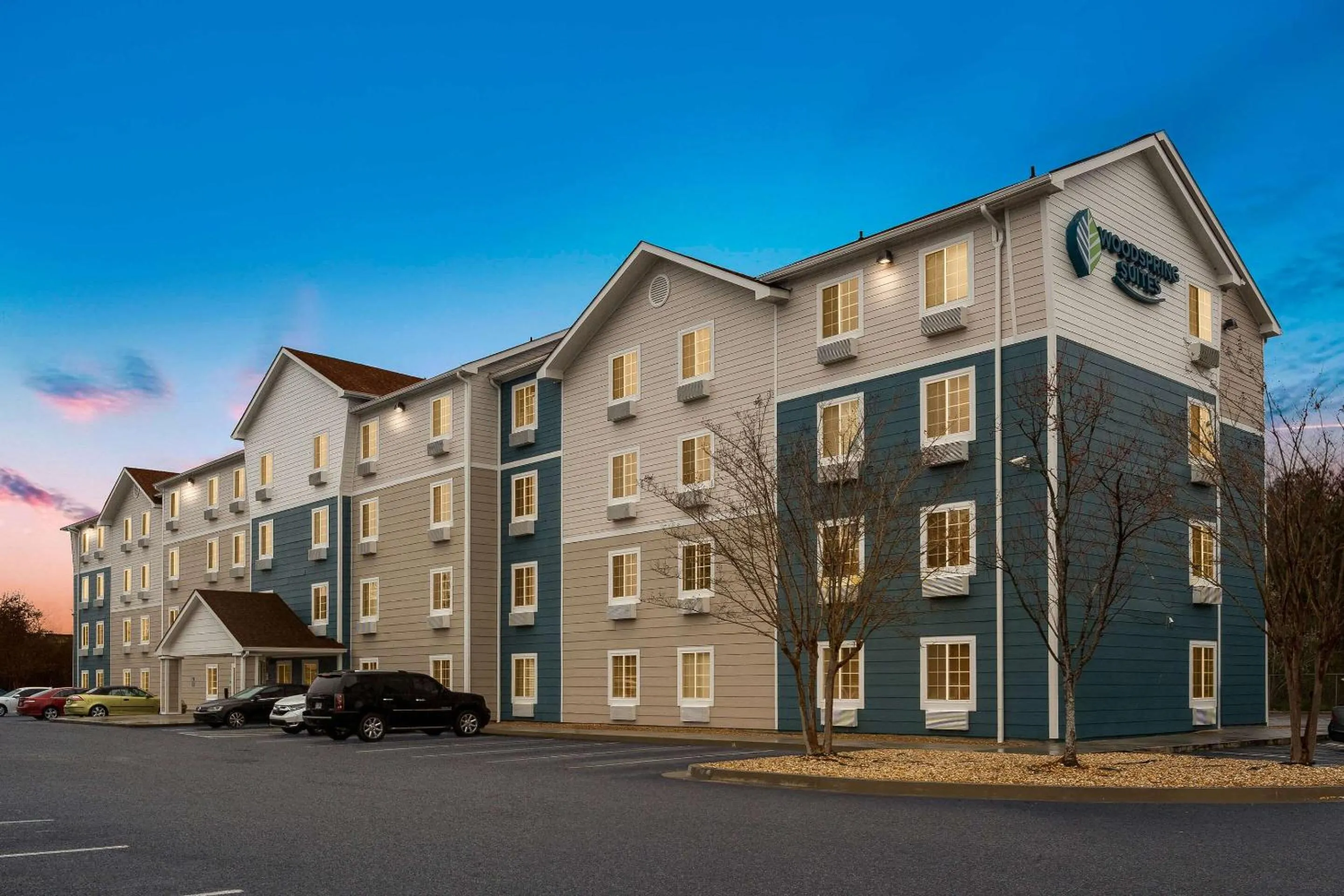 Property building in WoodSpring Suites Macon North