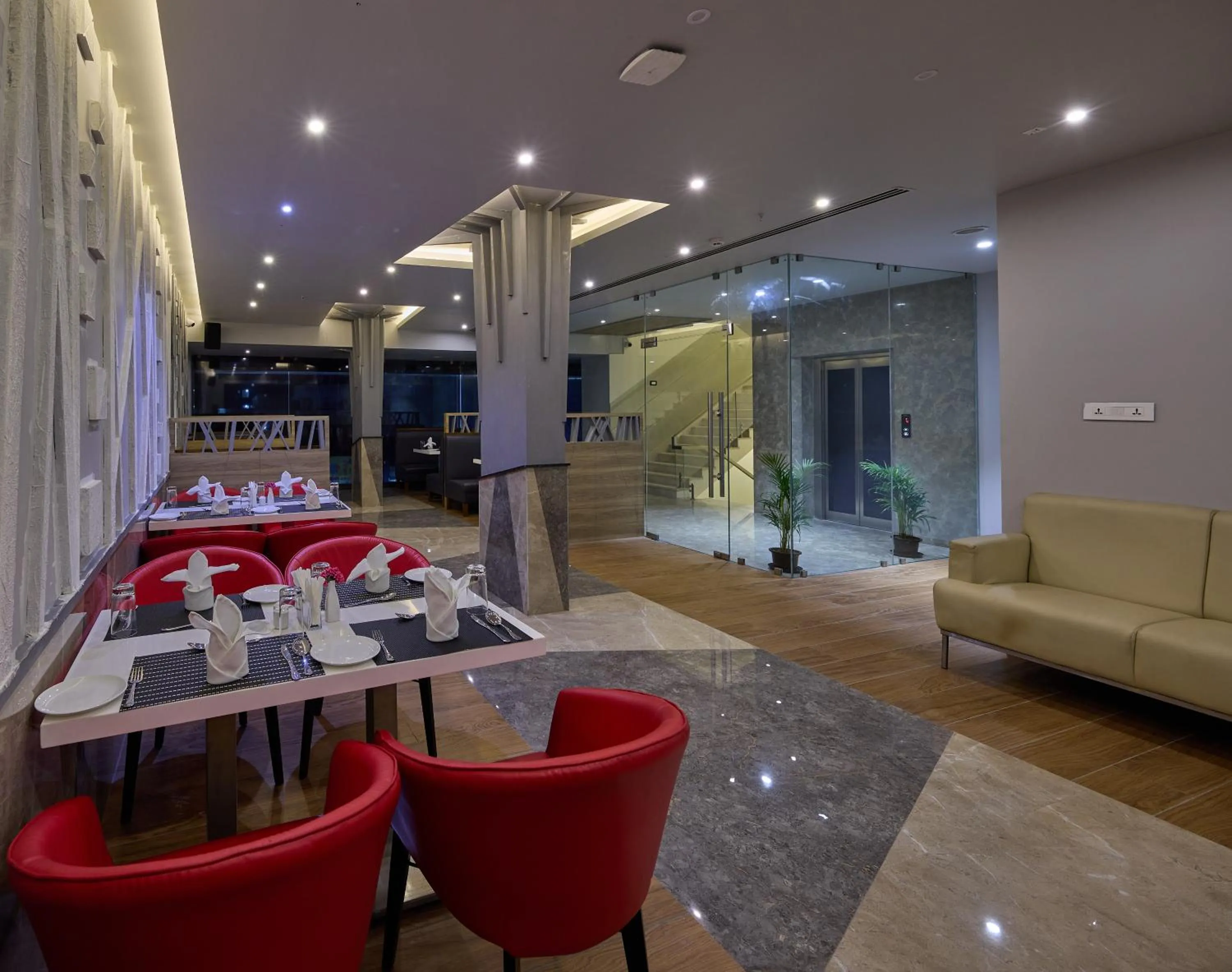 Restaurant/places to eat in Grand Continent Hosur A Sarovar Portico Affiliate Hotel