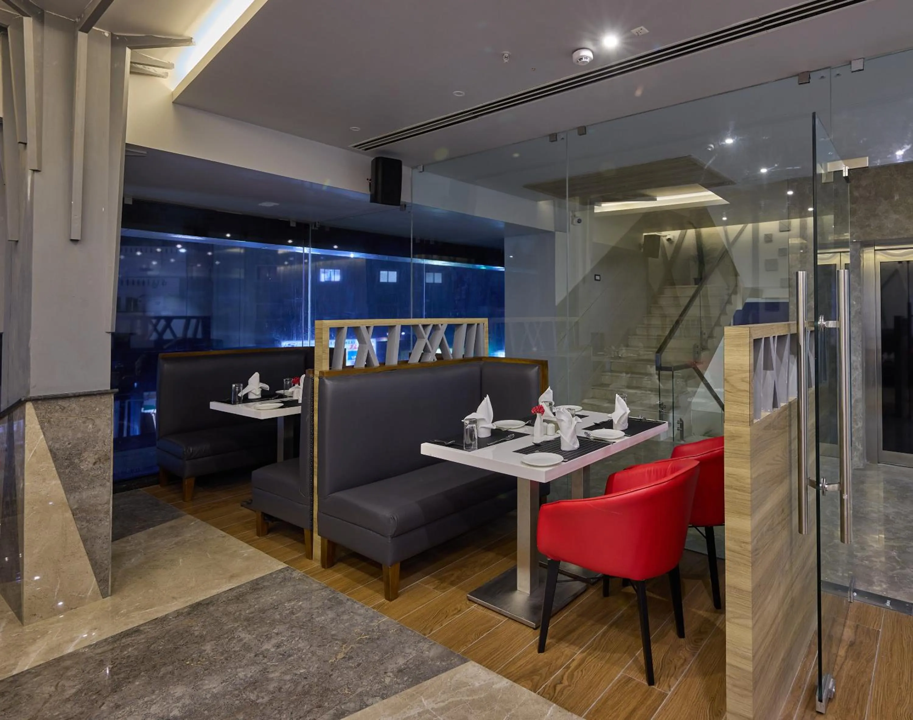 Restaurant/places to eat in Grand Continent Hosur A Sarovar Portico Affiliate Hotel