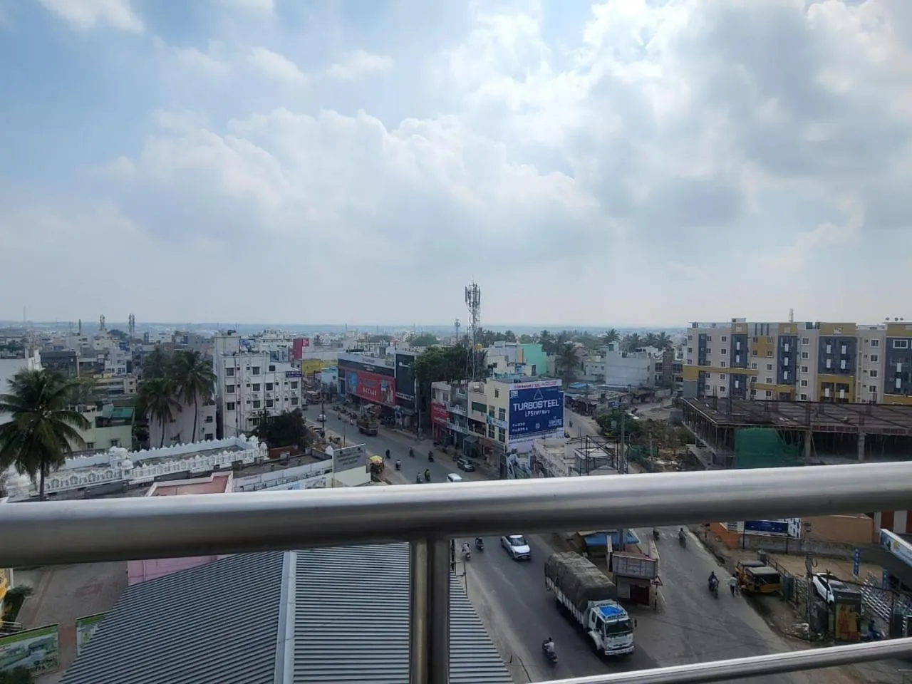 Restaurant/places to eat in Grand Continent Hosur A Sarovar Portico Affiliate Hotel