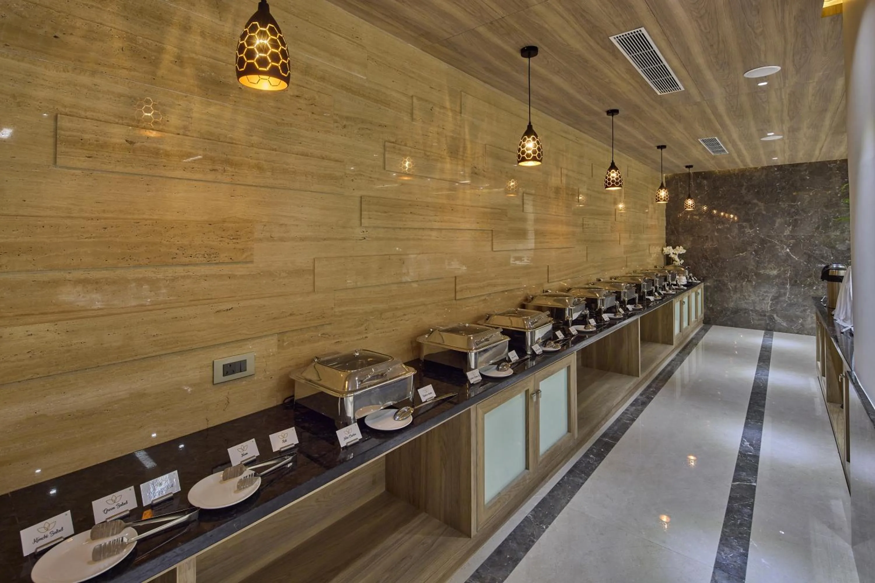 Restaurant/places to eat in Grand Continent Hosur A Sarovar Portico Affiliate Hotel