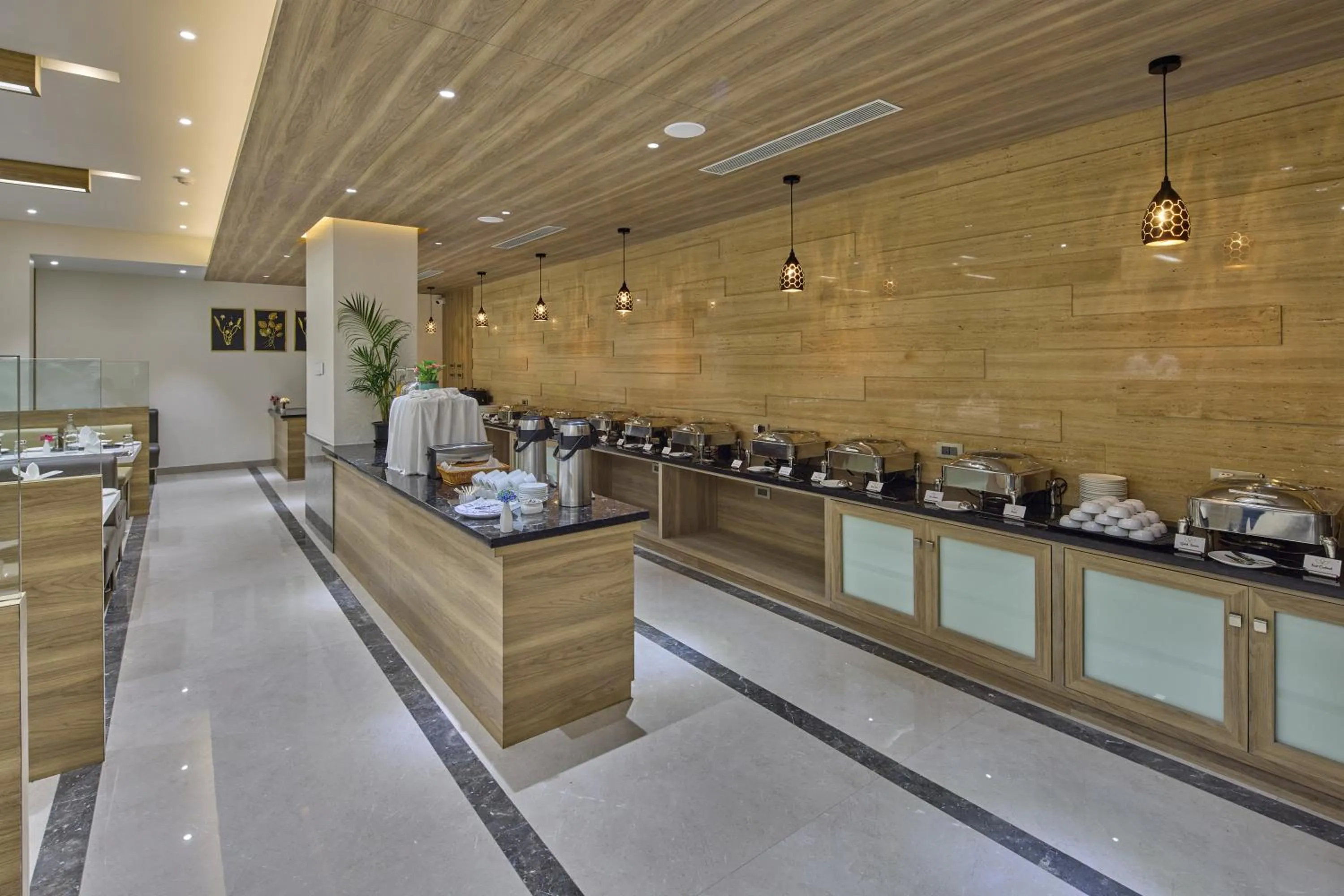 Restaurant/places to eat in Grand Continent Hosur A Sarovar Portico Affiliate Hotel