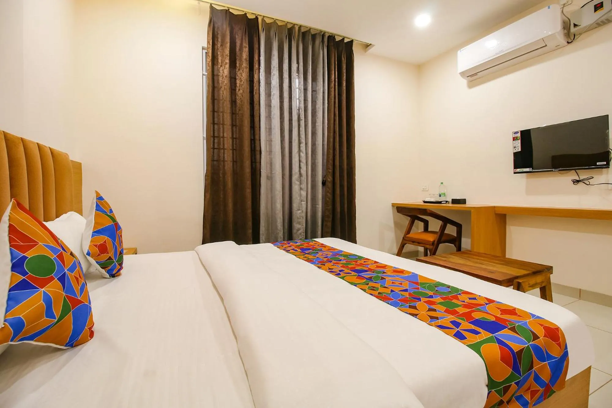 Bed in FabHotel The Gravity Inn