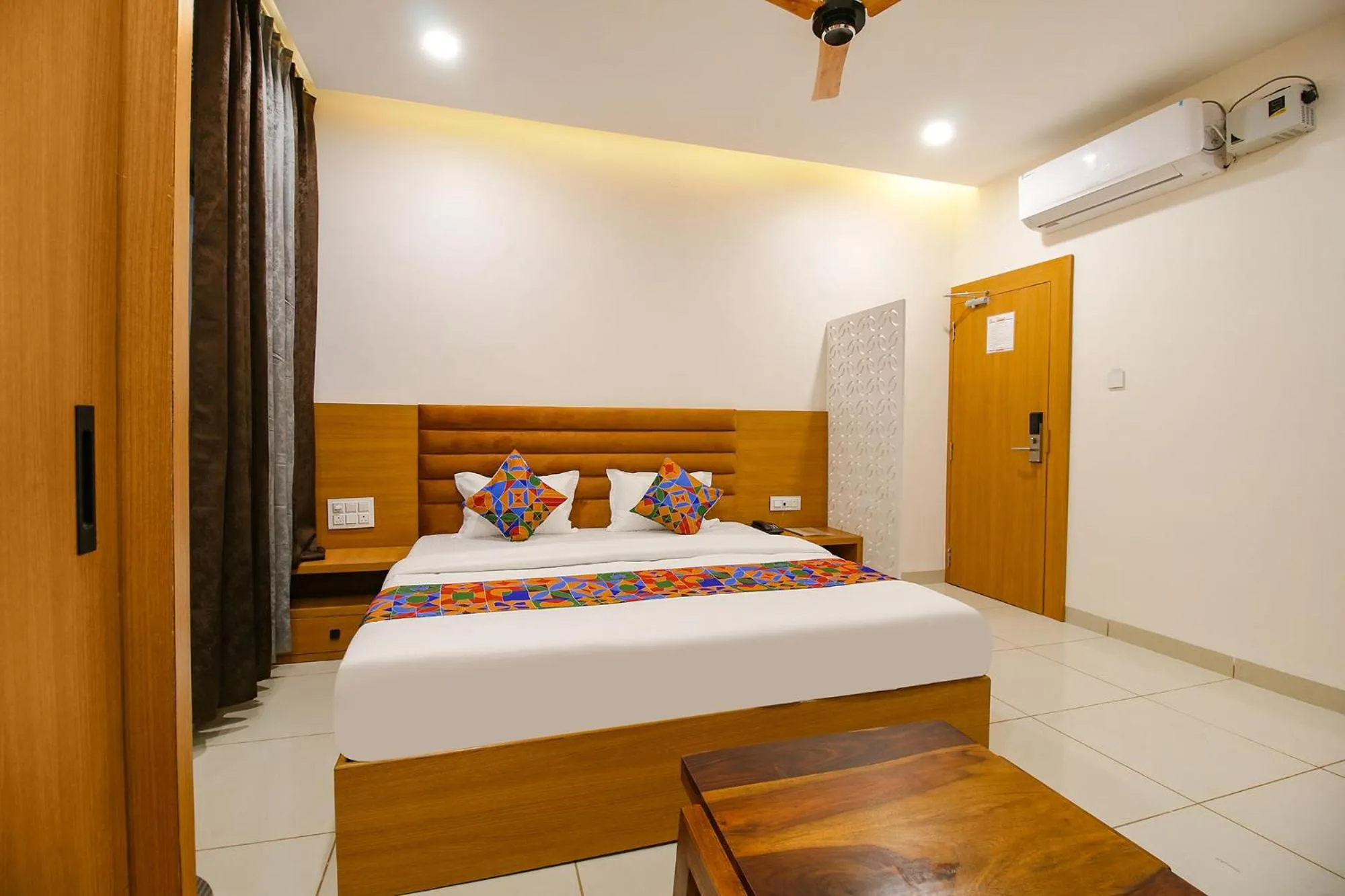 Bed in FabHotel The Gravity Inn