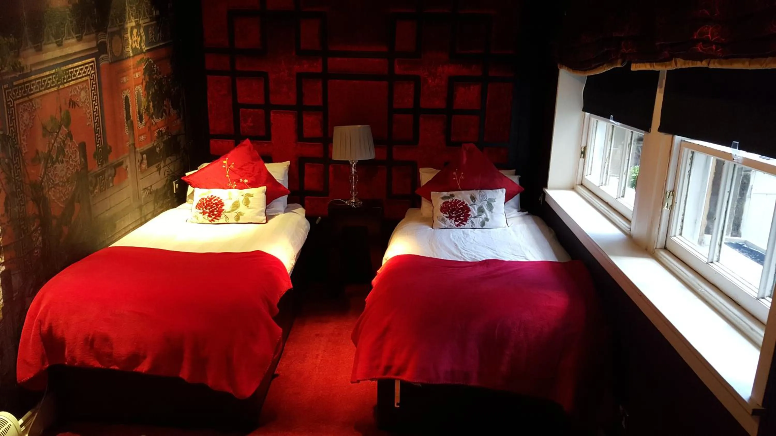 Bedroom, Bed in City Retreat Edinburgh ApartHotels