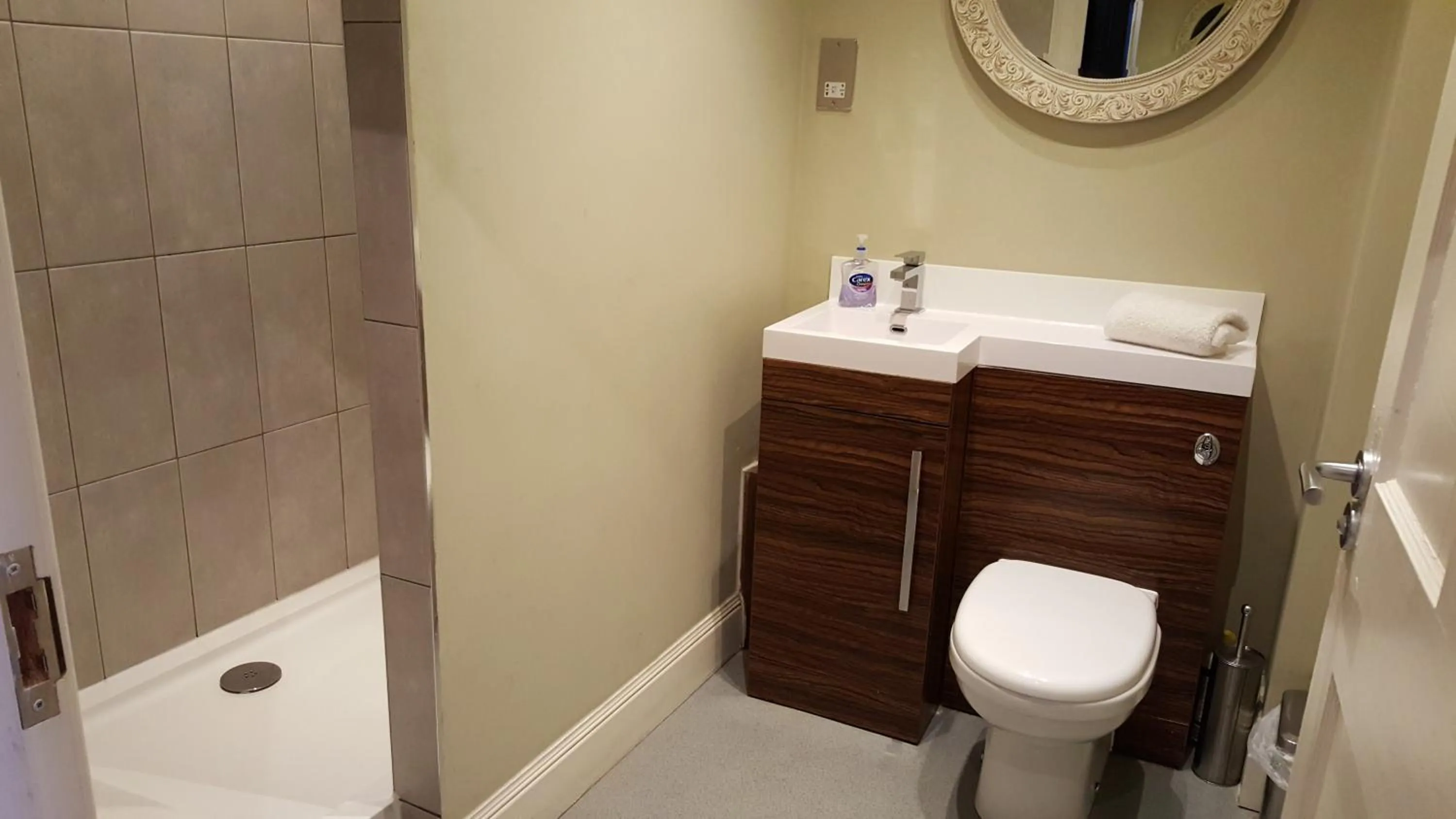 Bathroom in City Retreat Edinburgh ApartHotels