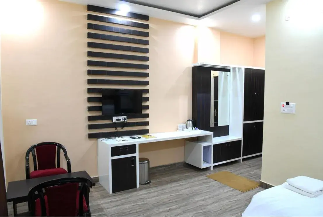 TV and multimedia in Hotel Mariya International Bodh Gaya TV and multimedia in Hotel Mariya International Bodh Gaya