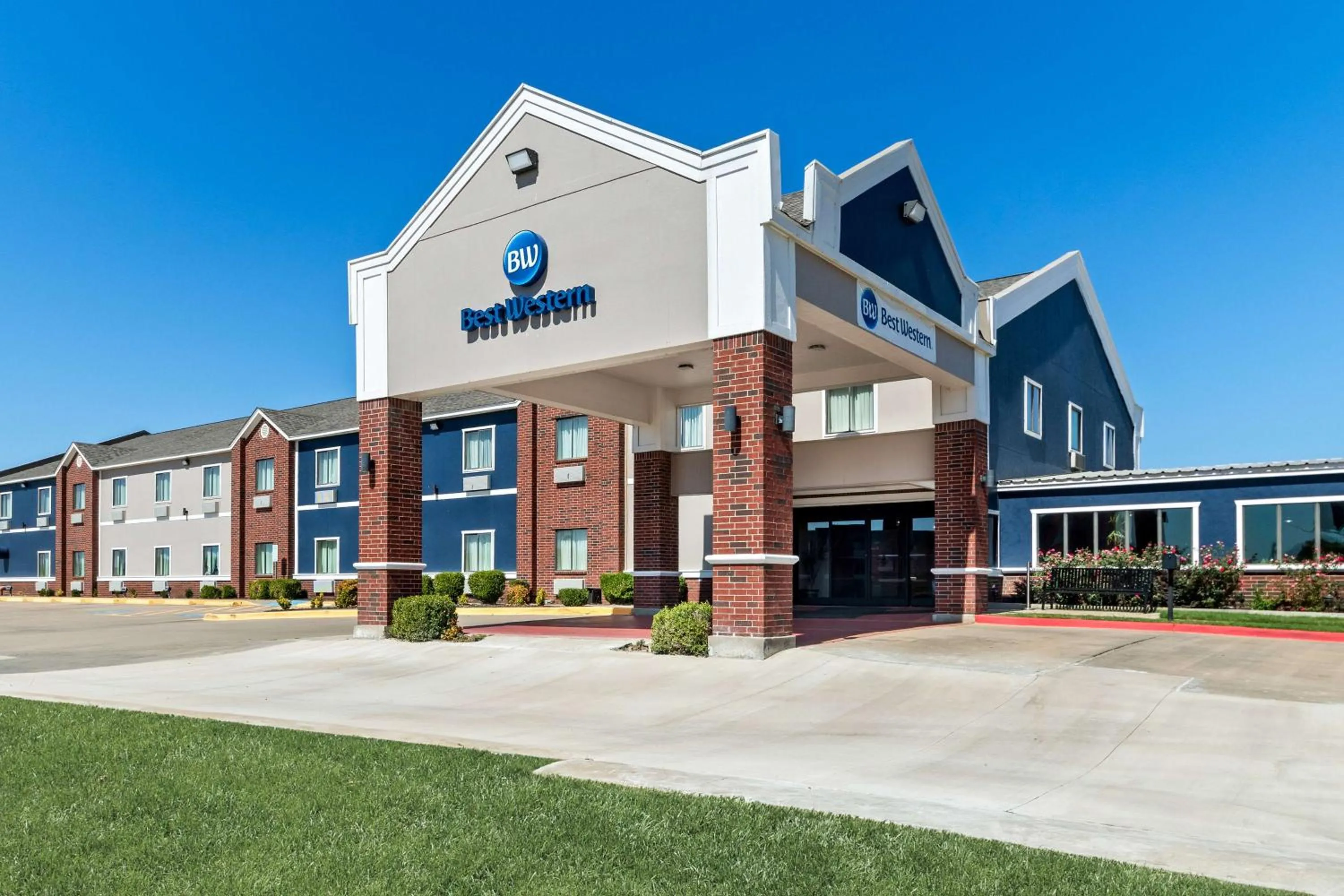 Property building in Best Western Halito Inn