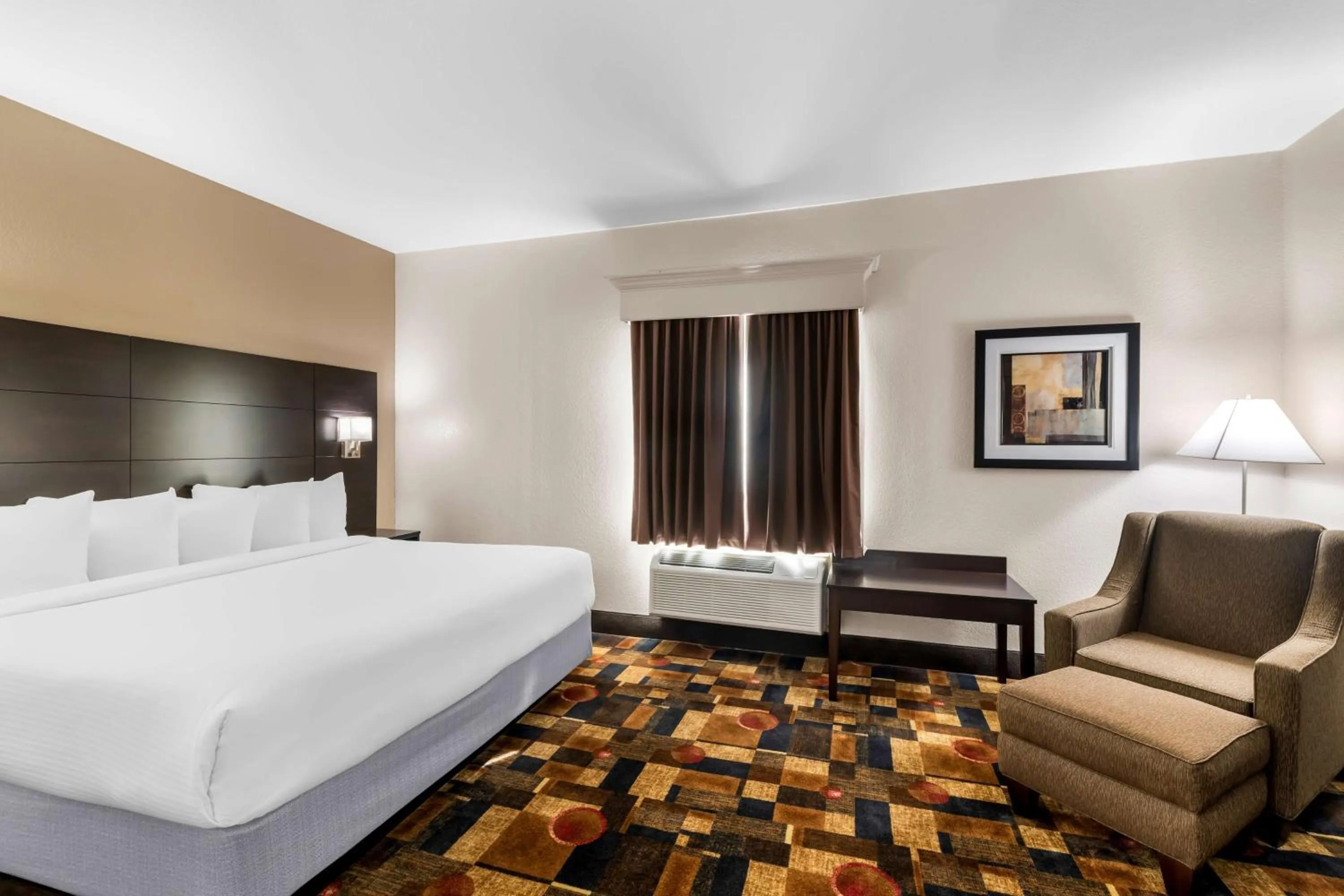 Photo of the whole room, Bed in Best Western Halito Inn