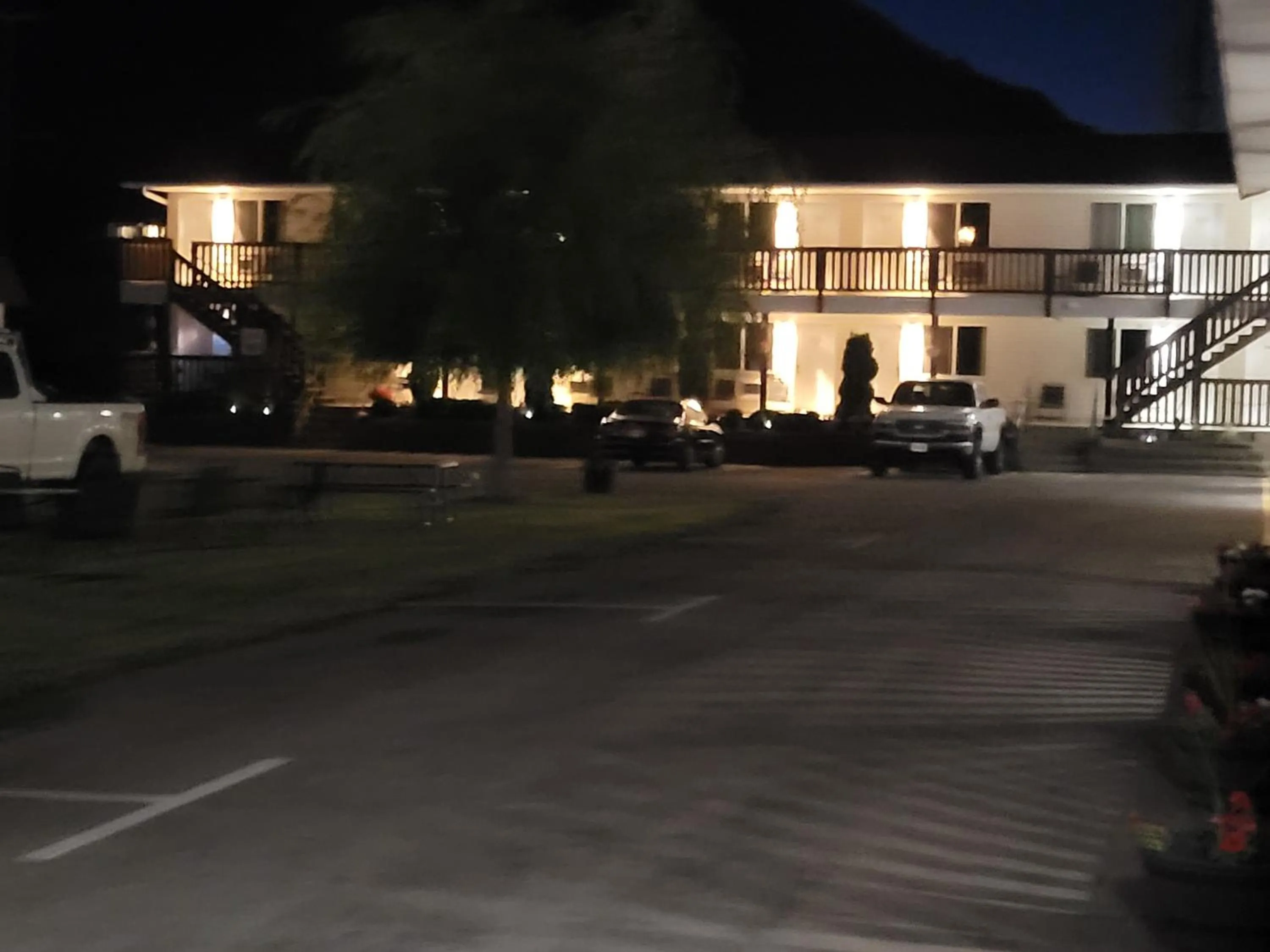 Parking in Elks Motel