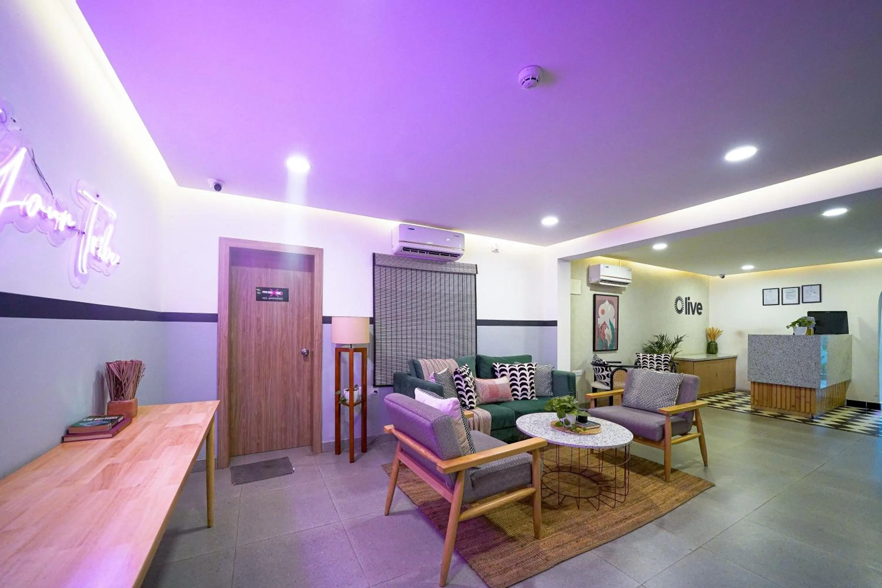 Lobby or reception in Olive Hotel Indiranagar 100Ft Road by Embassy Group