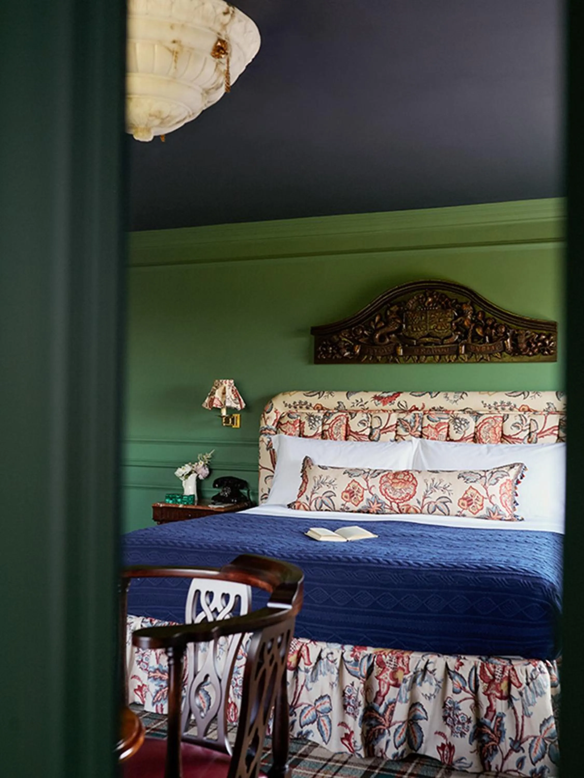 Living room, Bed in Slieve Donard