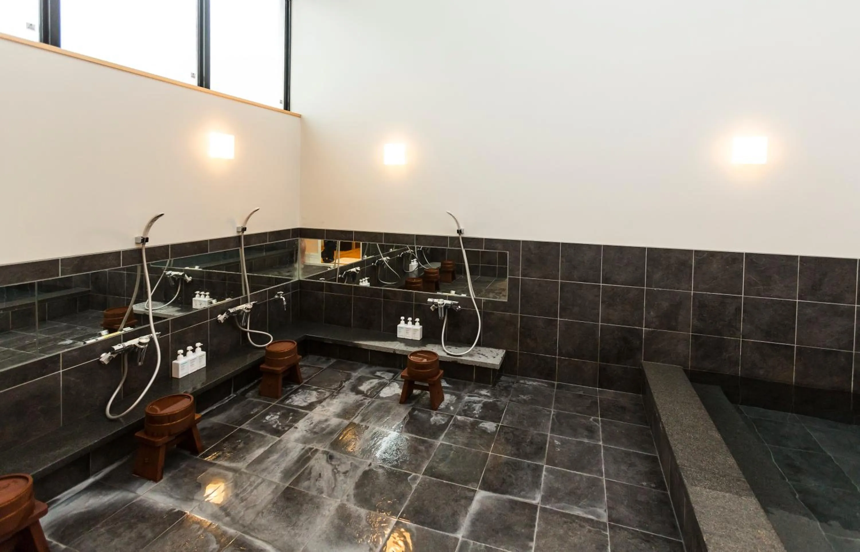 Public Bath in EN Takeda Castle Town Hotel