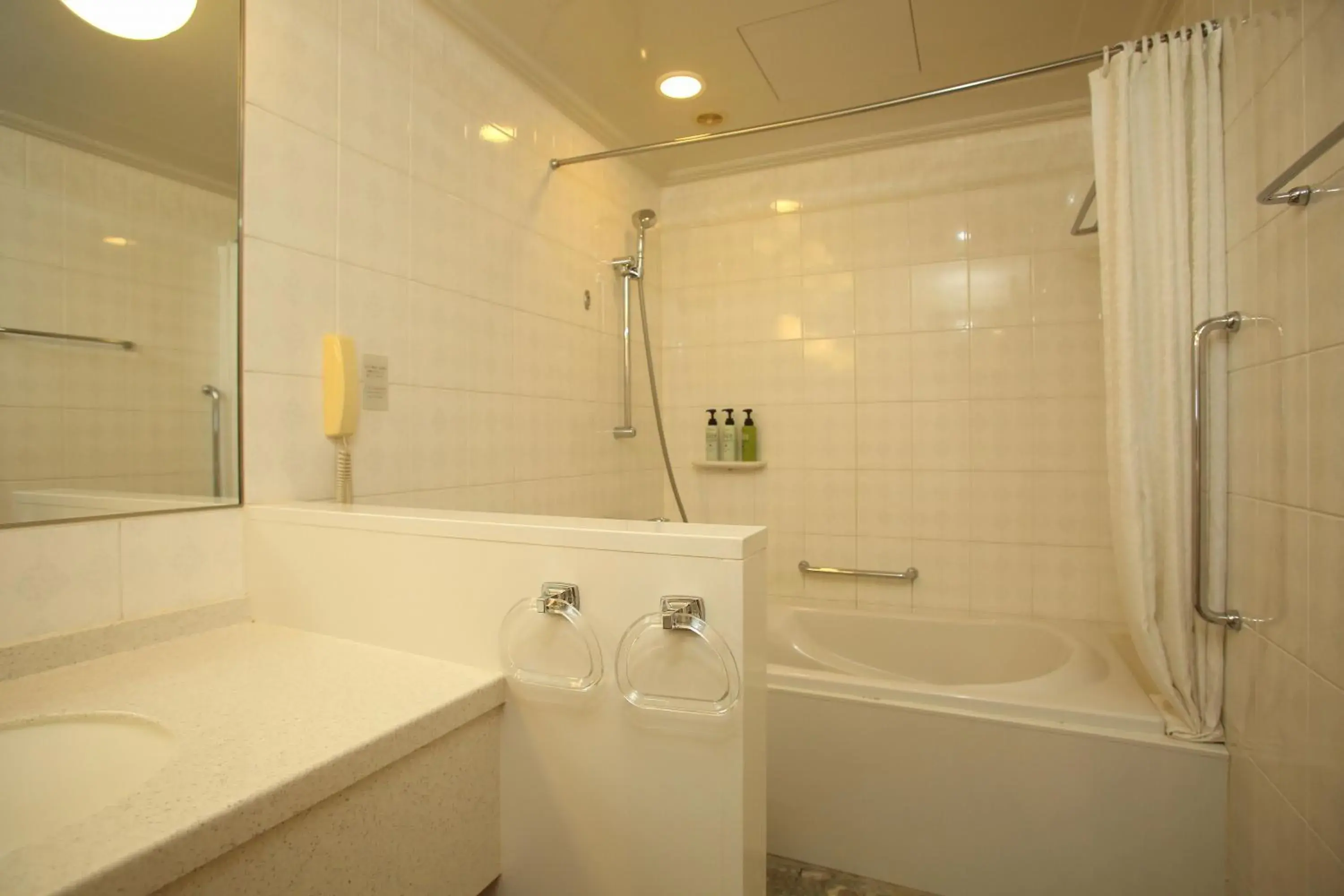 Superior Twin Room with Balcony - single occupancy in ANA Holiday Inn Kobe Sanda by IHG Superior Twin Room with Balcony - single occupancy in ANA Holiday Inn Kobe Sanda by IHG