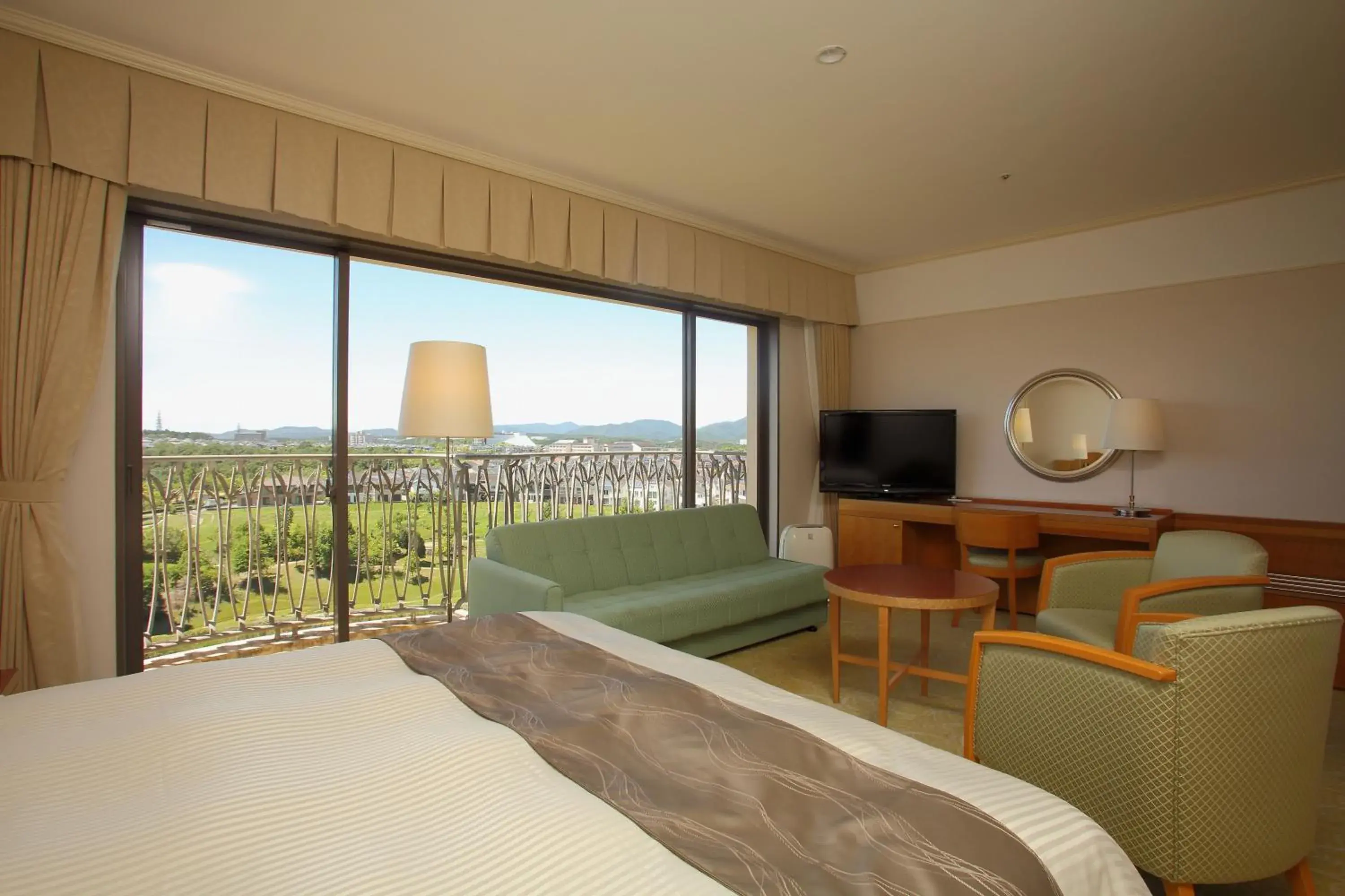 Superior Double Room with Balcony - single occupancy in ANA Holiday Inn Kobe Sanda by IHG Superior Double Room with Balcony - single occupancy in ANA Holiday Inn Kobe Sanda by IHG