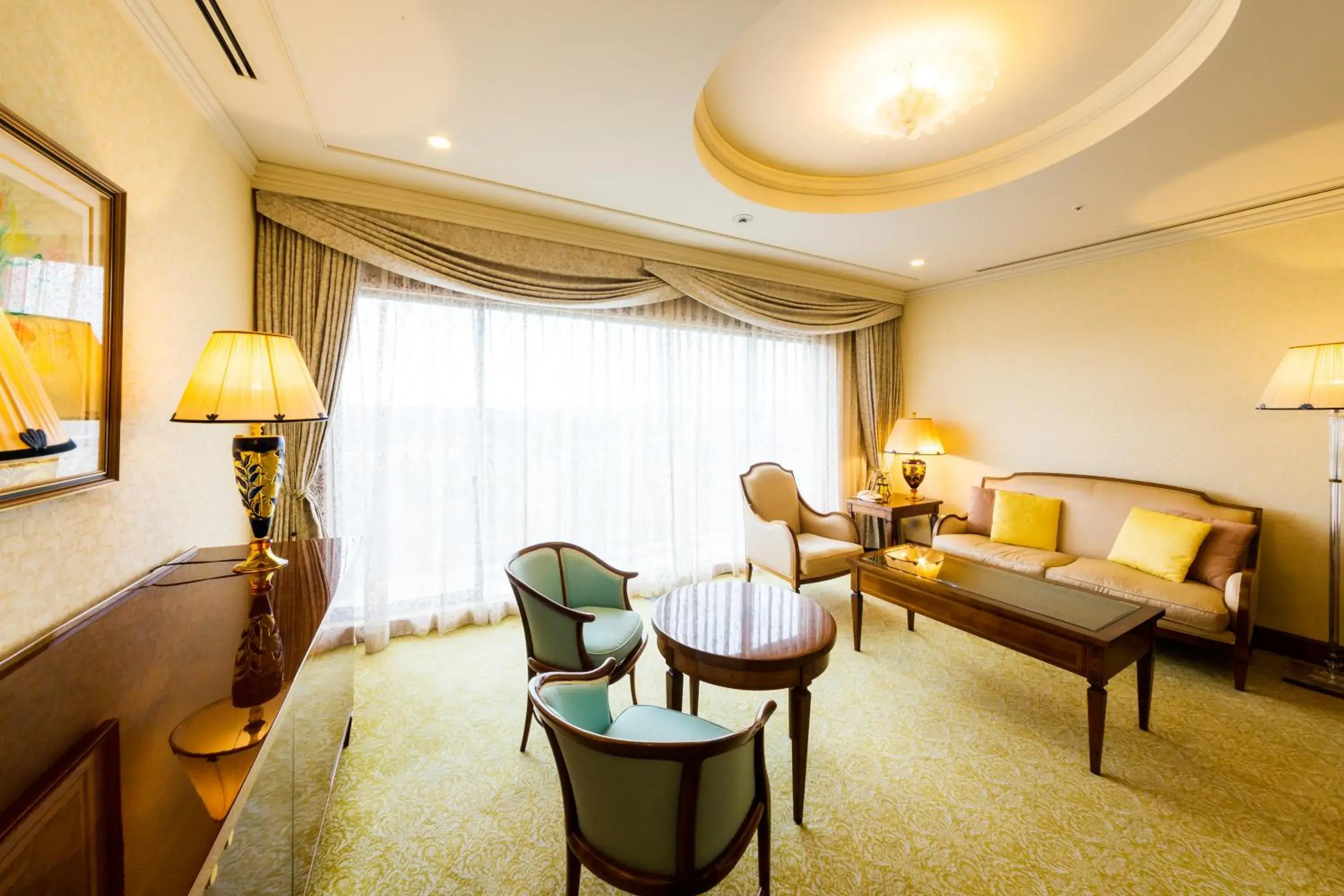 Living room in The Celecton Premier Kobe Sanda Hotel Living room in The Celecton Premier Kobe Sanda Hotel