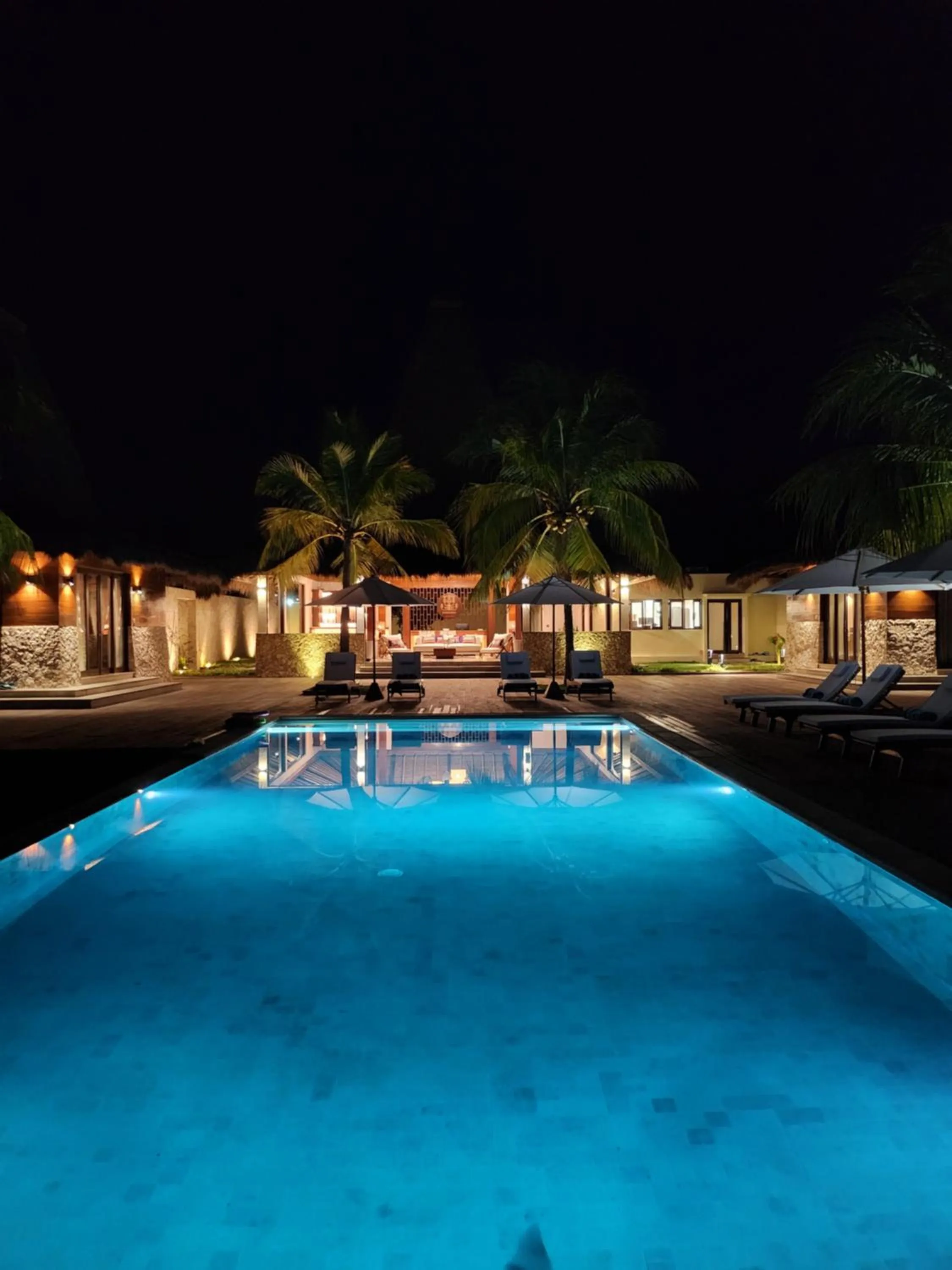 Swimming pool in KANDORA Luxury villas