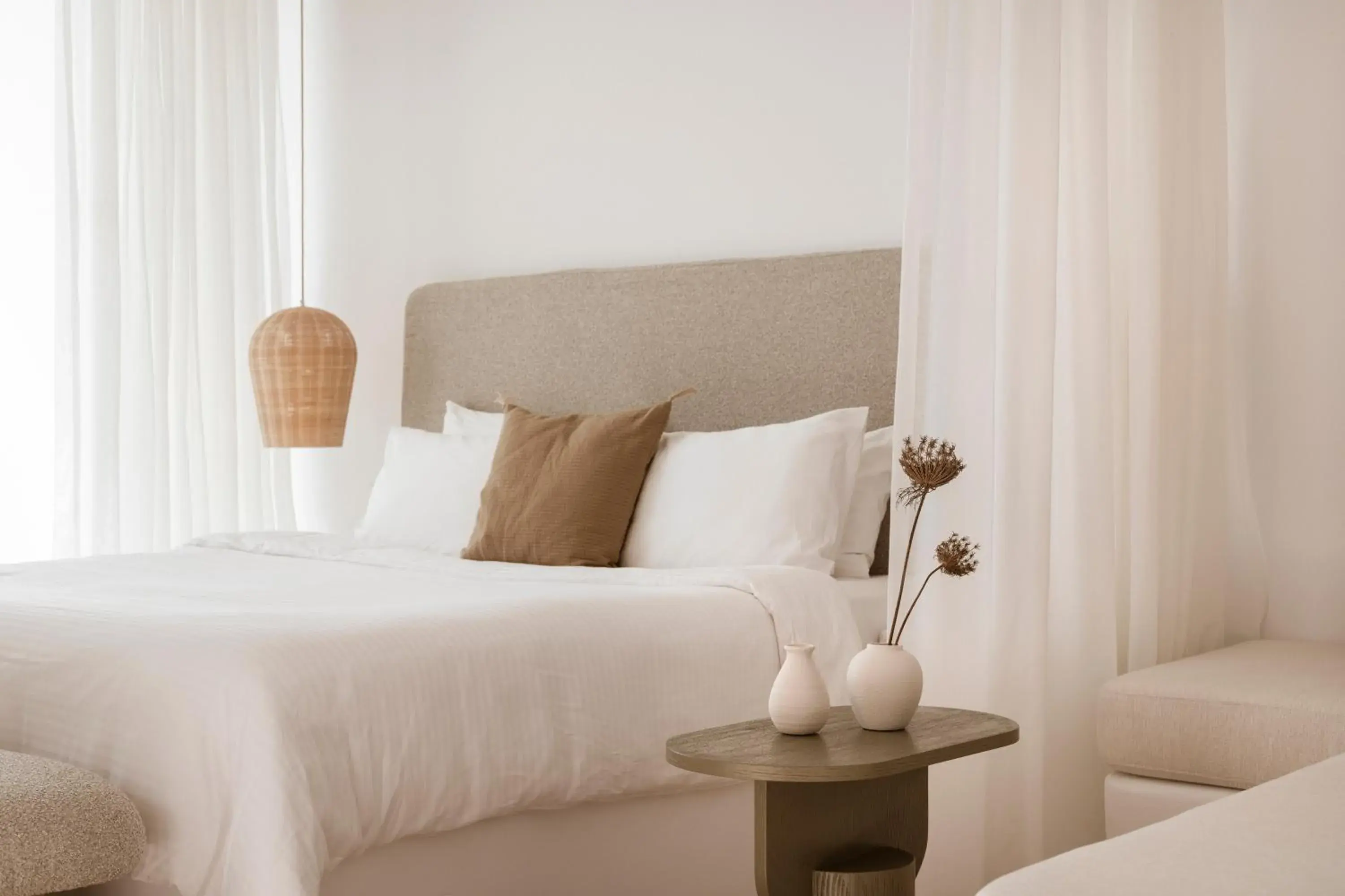 Bed in Mykonos Flow - Super Paradise Bed in Mykonos Flow - Super Paradise