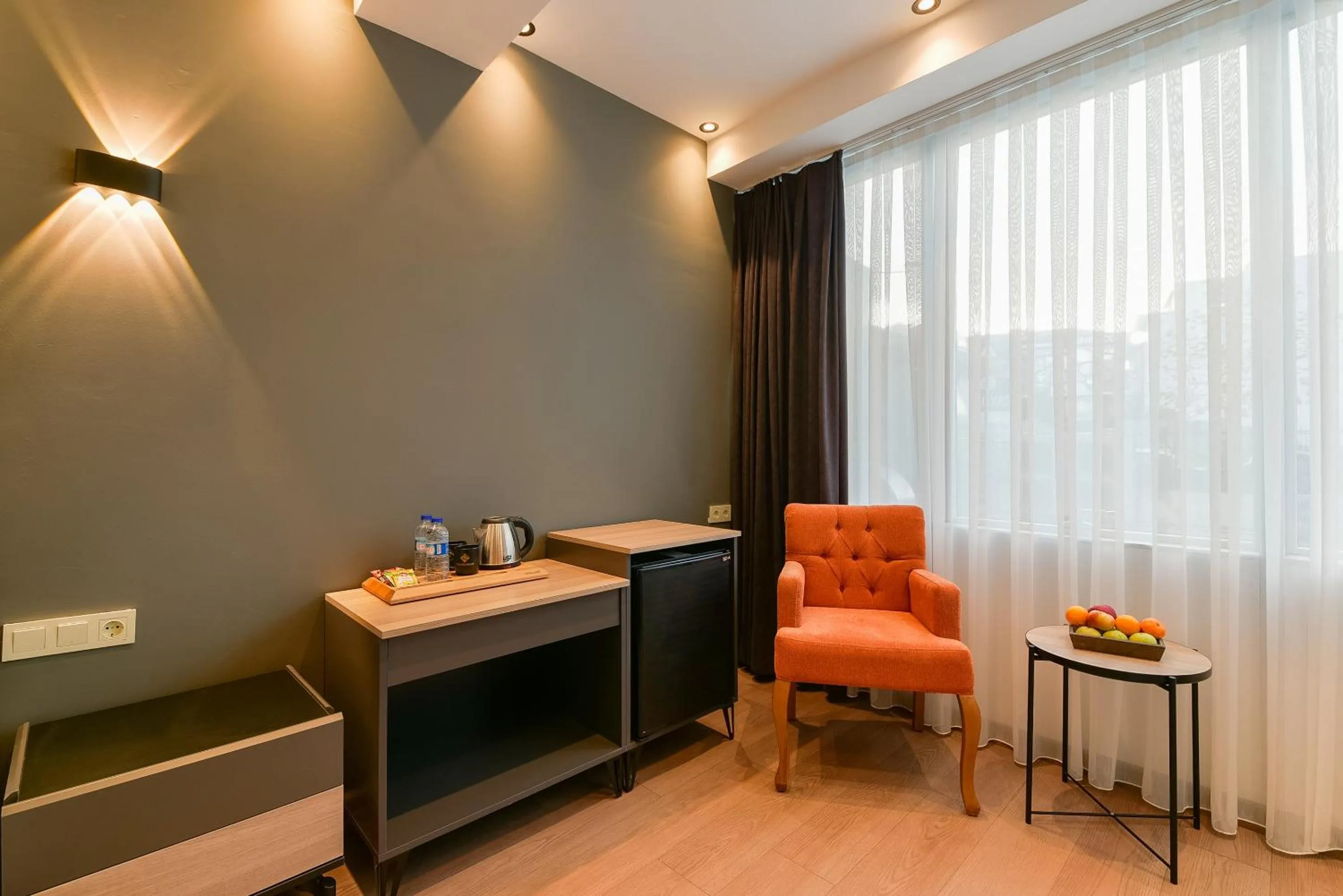 Seating area in Rise Inn