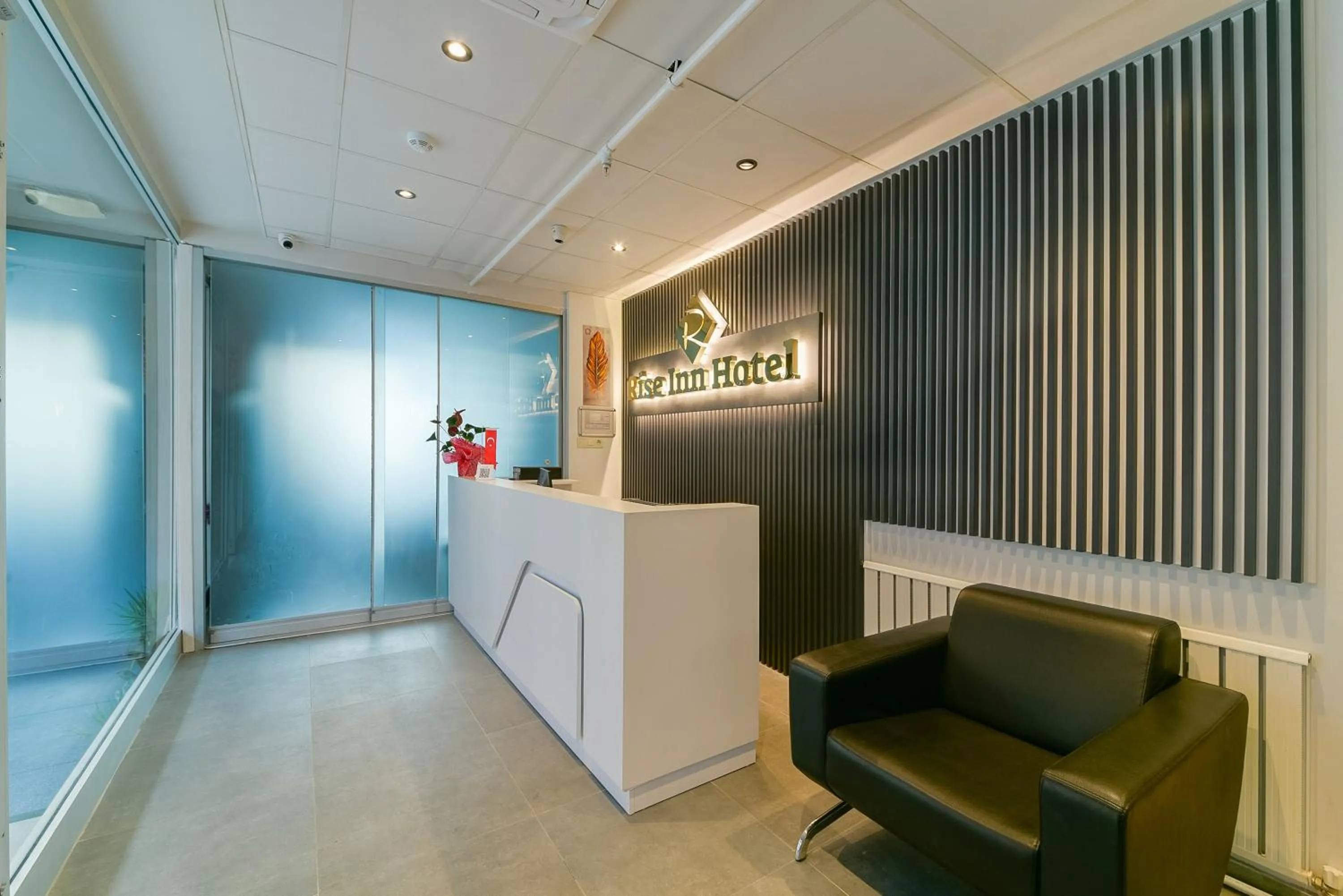 Seating area in Rise Inn