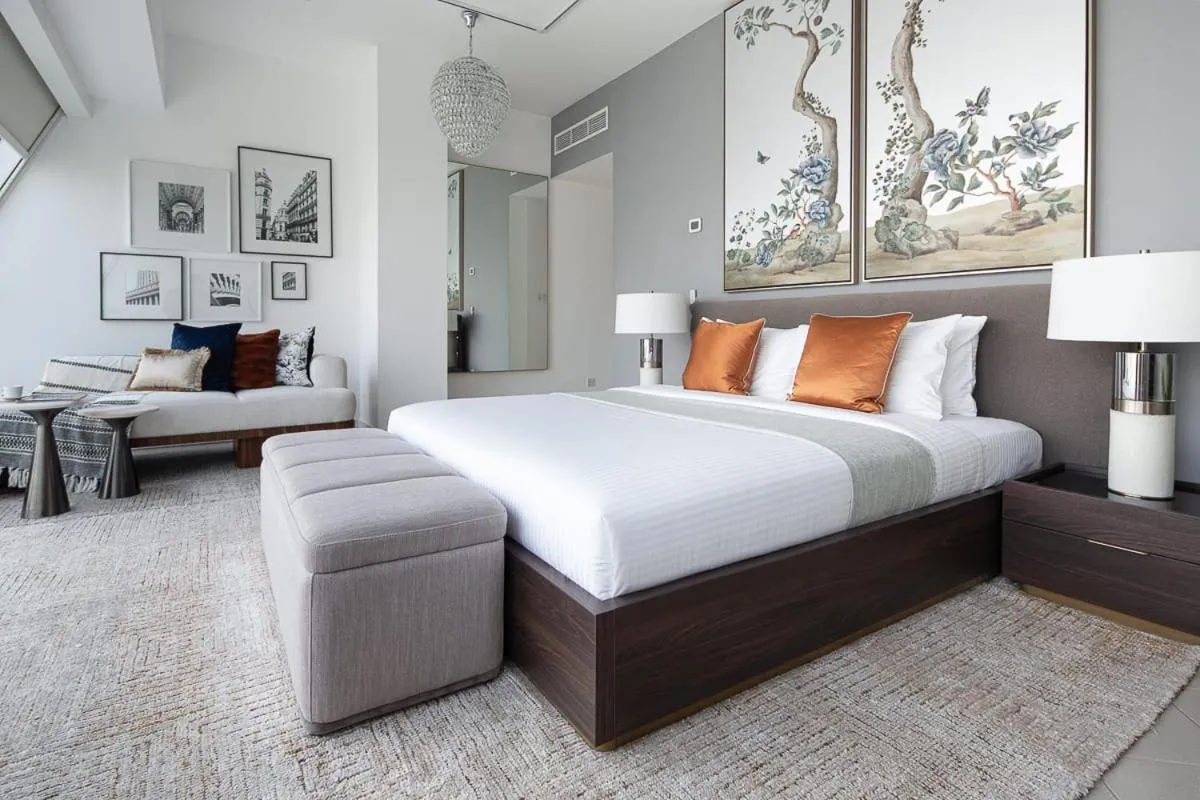Bed in Premium Penthouse w Private Pool in Dubai Marina