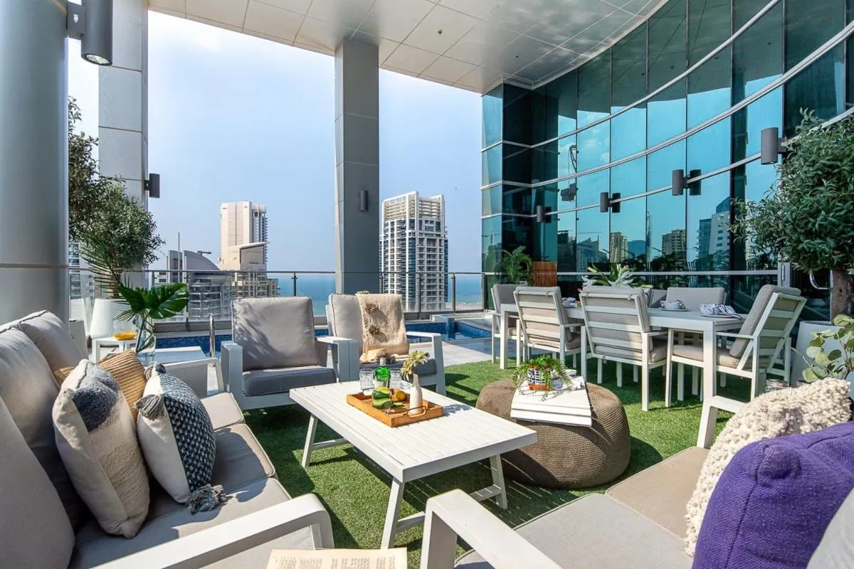 Premium Penthouse w Private Pool in Dubai Marina