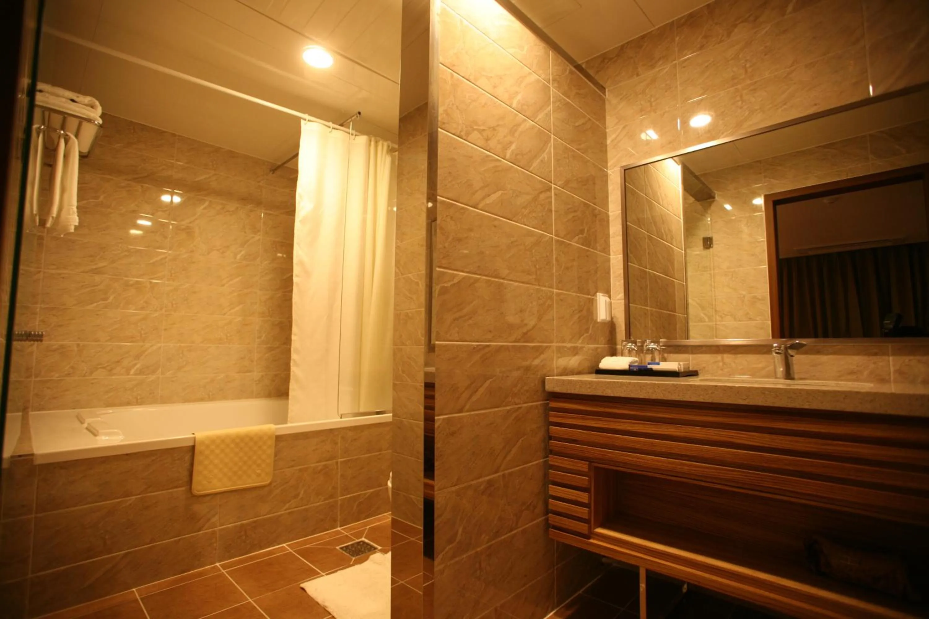 Bathroom in Hyunjin Tourist Hotel