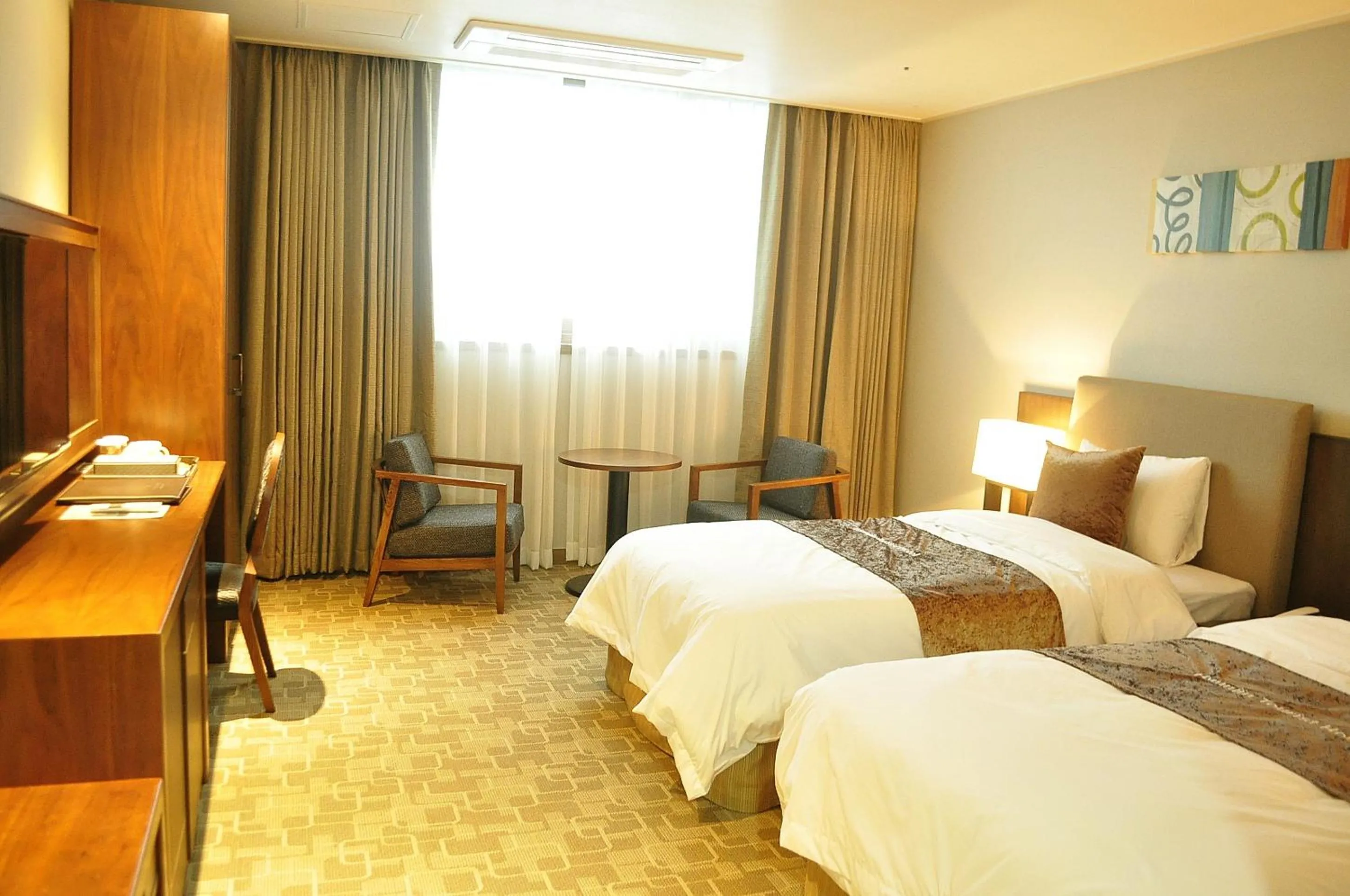 Photo of the whole room, Bed in Hyunjin Tourist Hotel