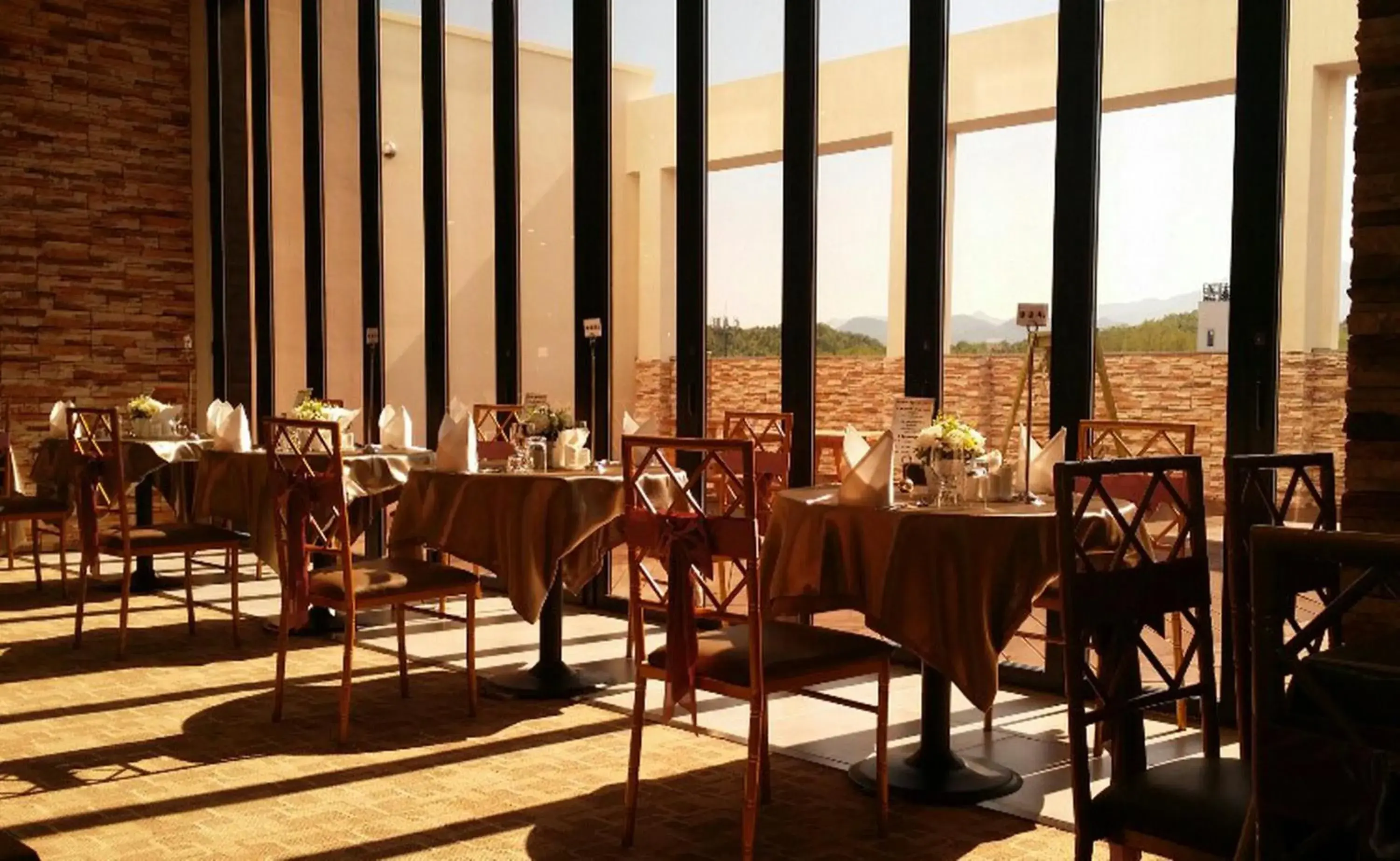 Restaurant/places to eat in Hyunjin Tourist Hotel Restaurant/places to eat in Hyunjin Tourist Hotel