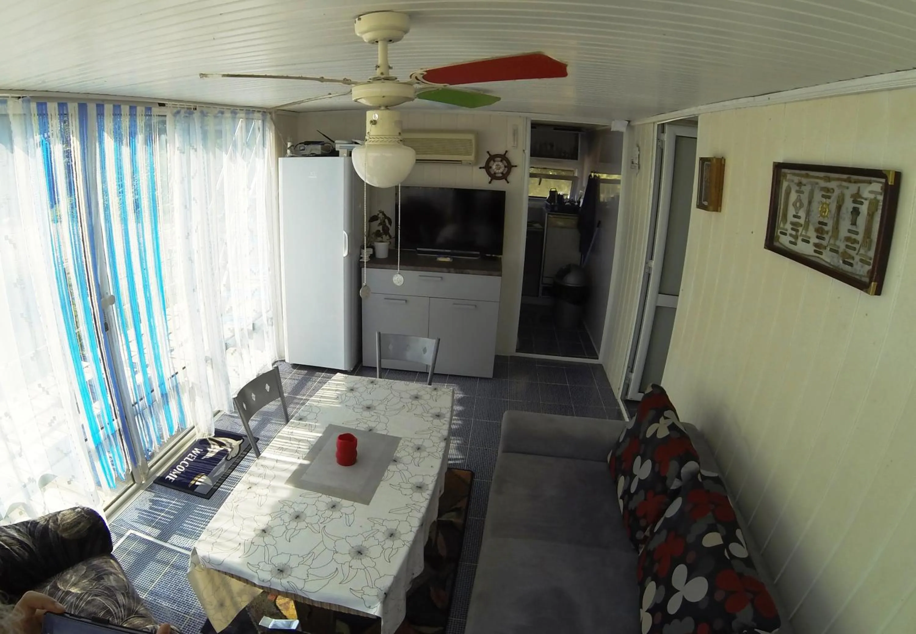 Seating area in Delta Pontoon