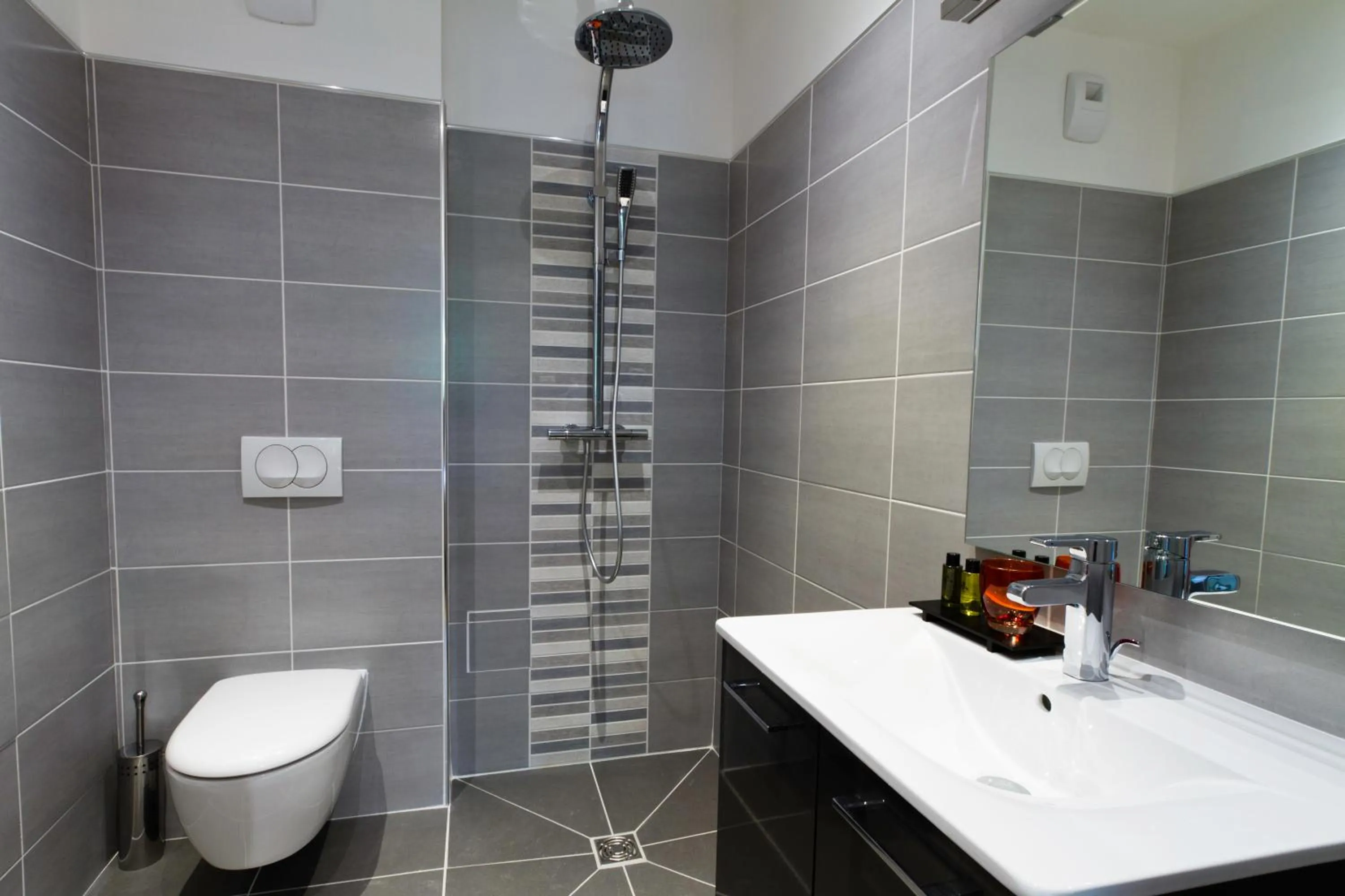 Bathroom in Hôtel Les Petits Oreillers