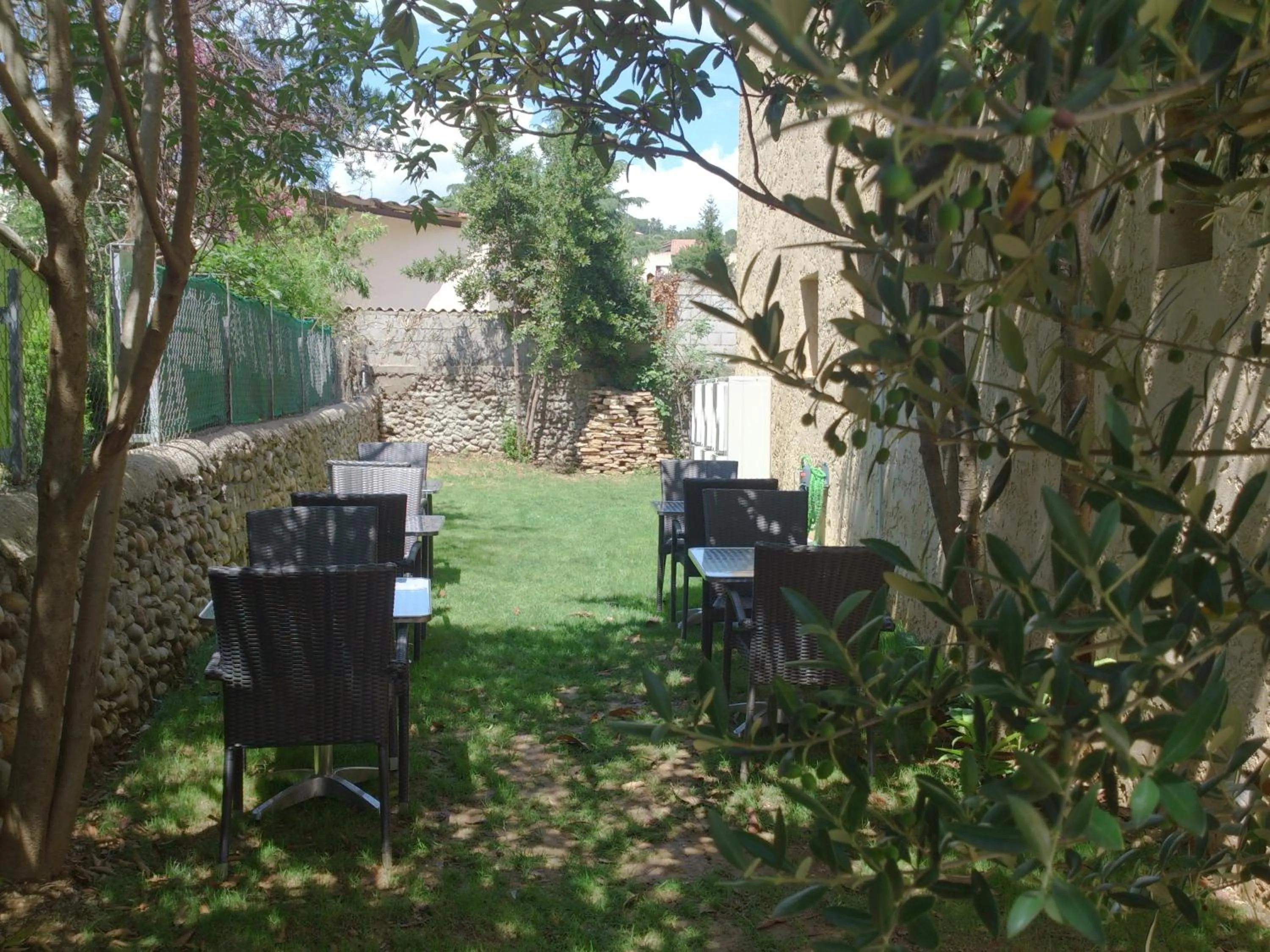 Day in Hôtel Les Petits Oreillers