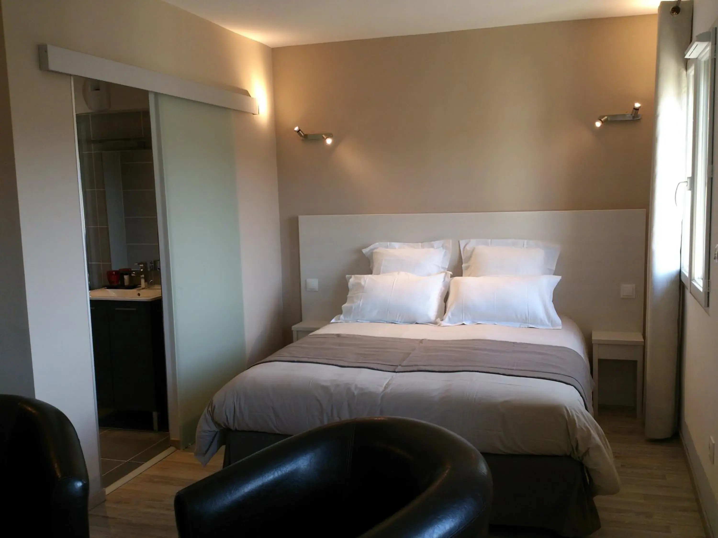 Deluxe Double or Twin Room in Hôtel Les Petits Oreillers Deluxe Double or Twin Room in Hôtel Les Petits Oreillers