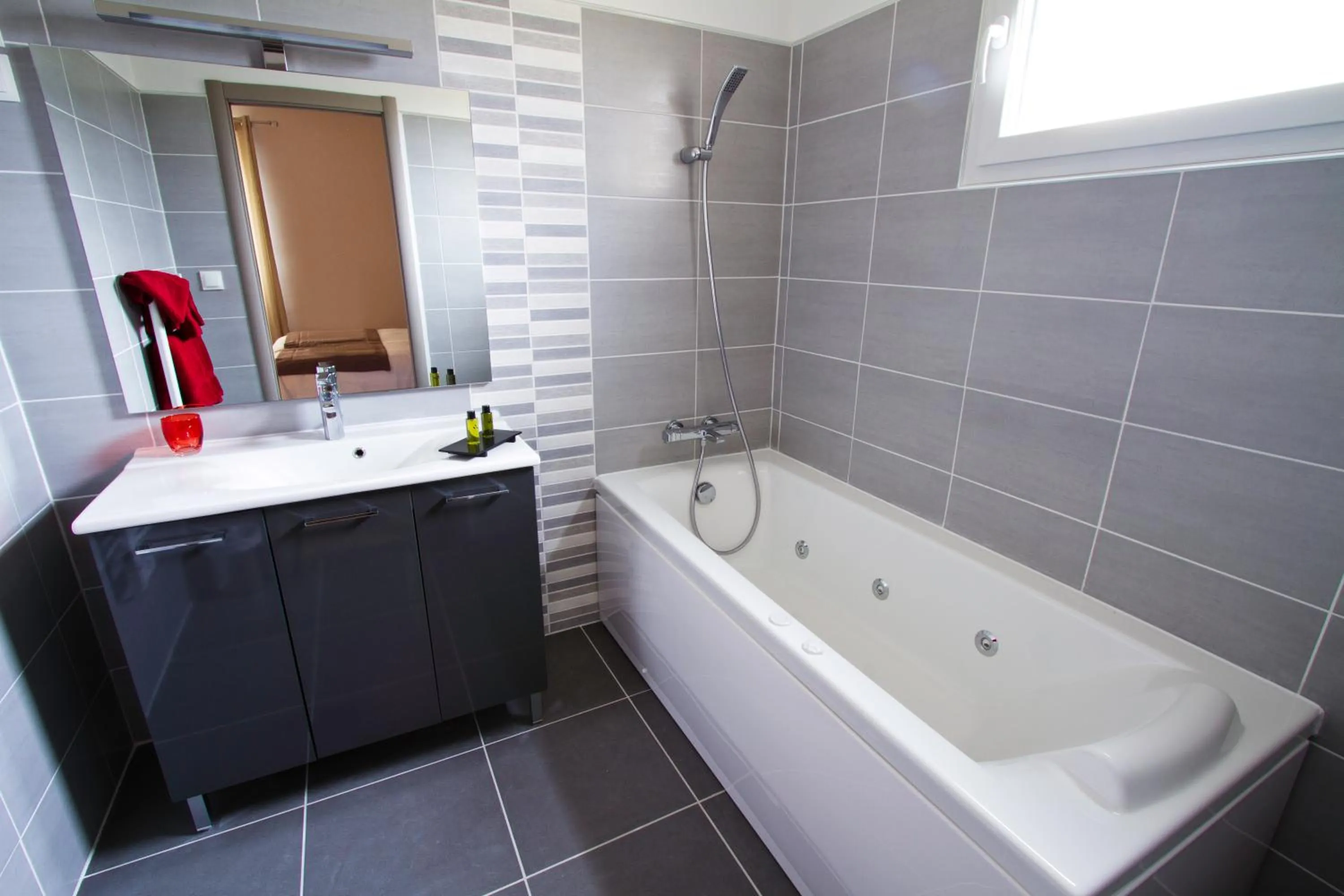 Bathroom in Hôtel Les Petits Oreillers