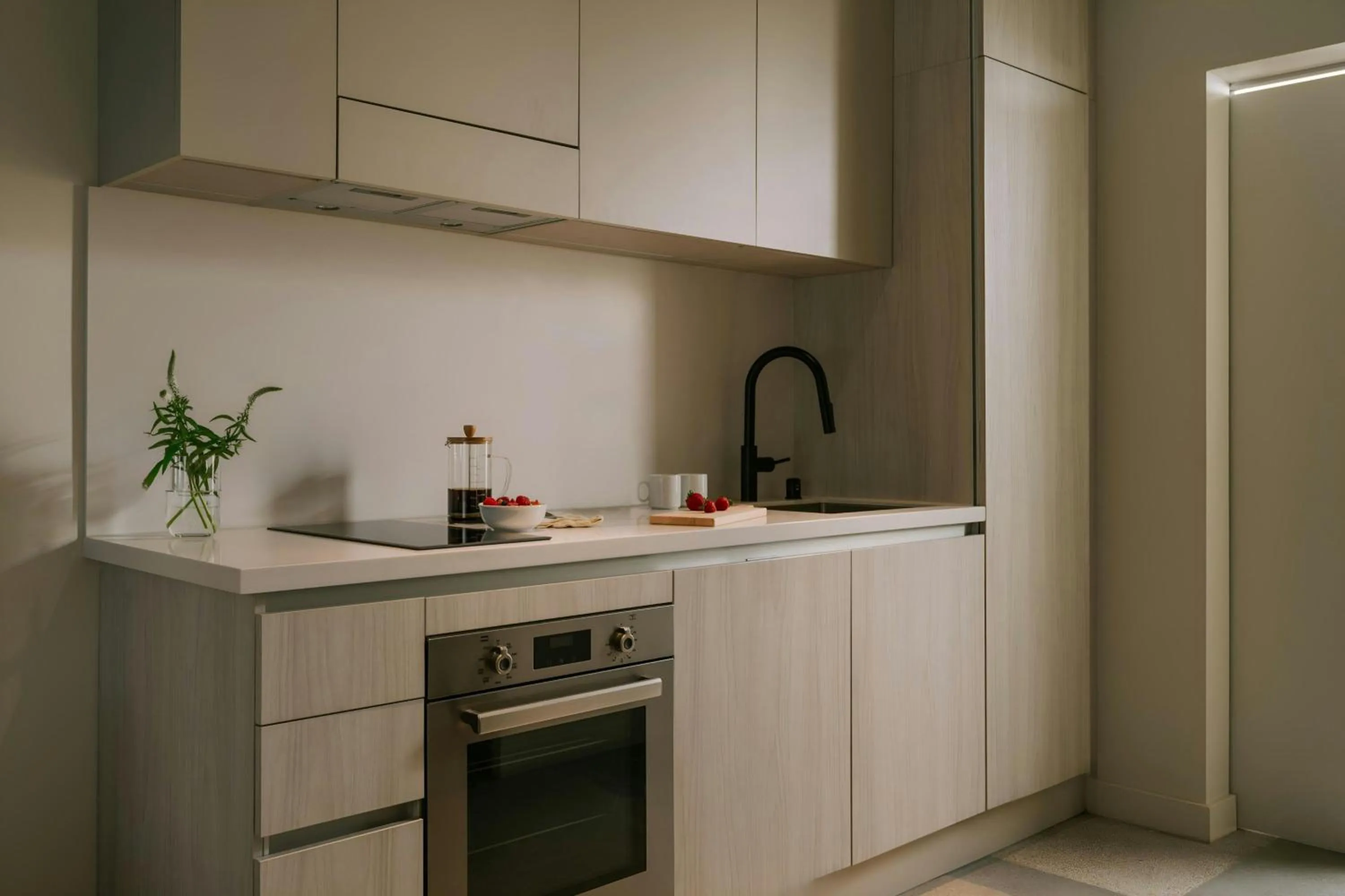 Kitchen or kitchenette in Sonder by Marriott Bonvoy The Craftsman Apartments Downtown LA
