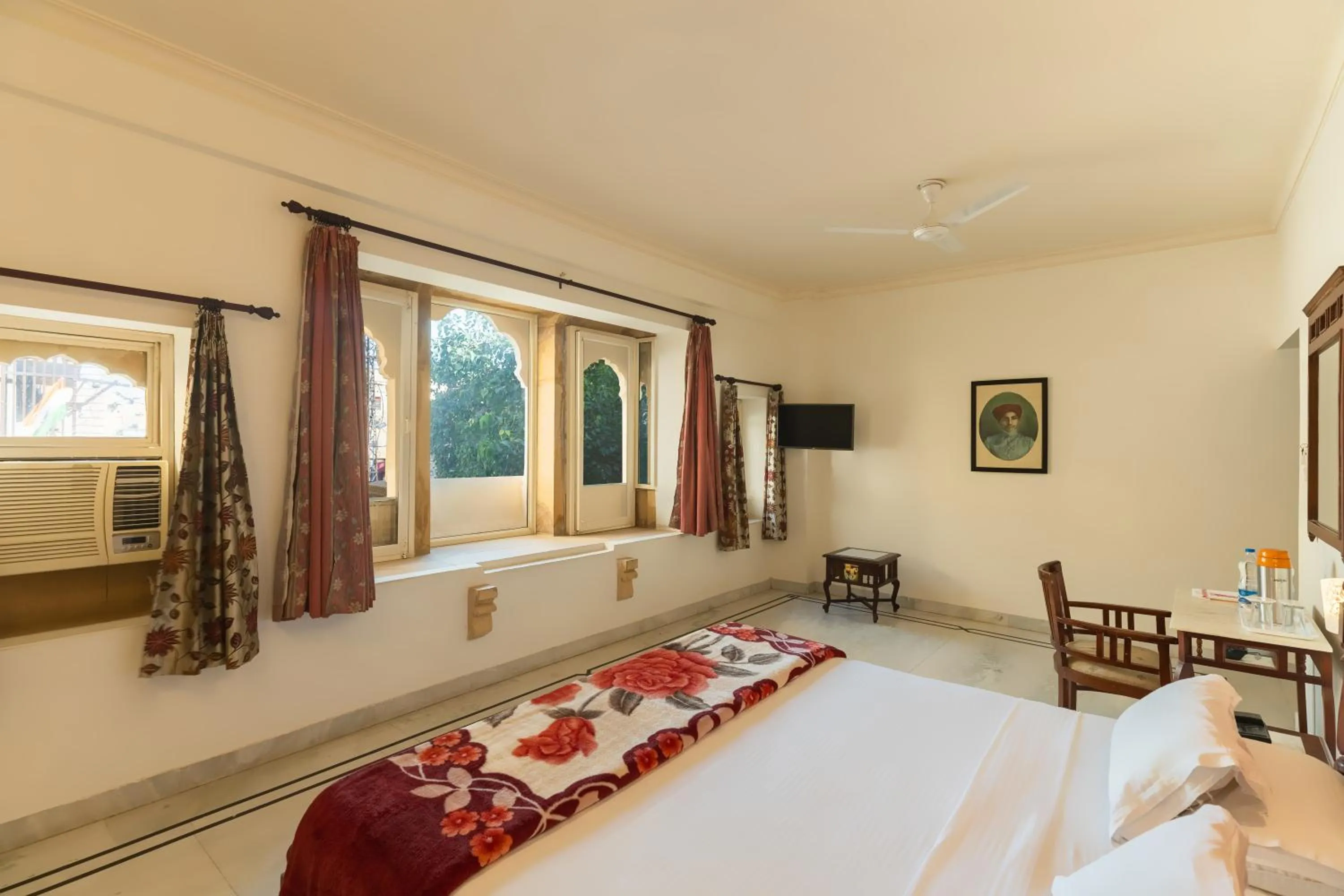 Photo of the whole room, Bed in WelcomHeritage Kalyan Bhawan Hotel