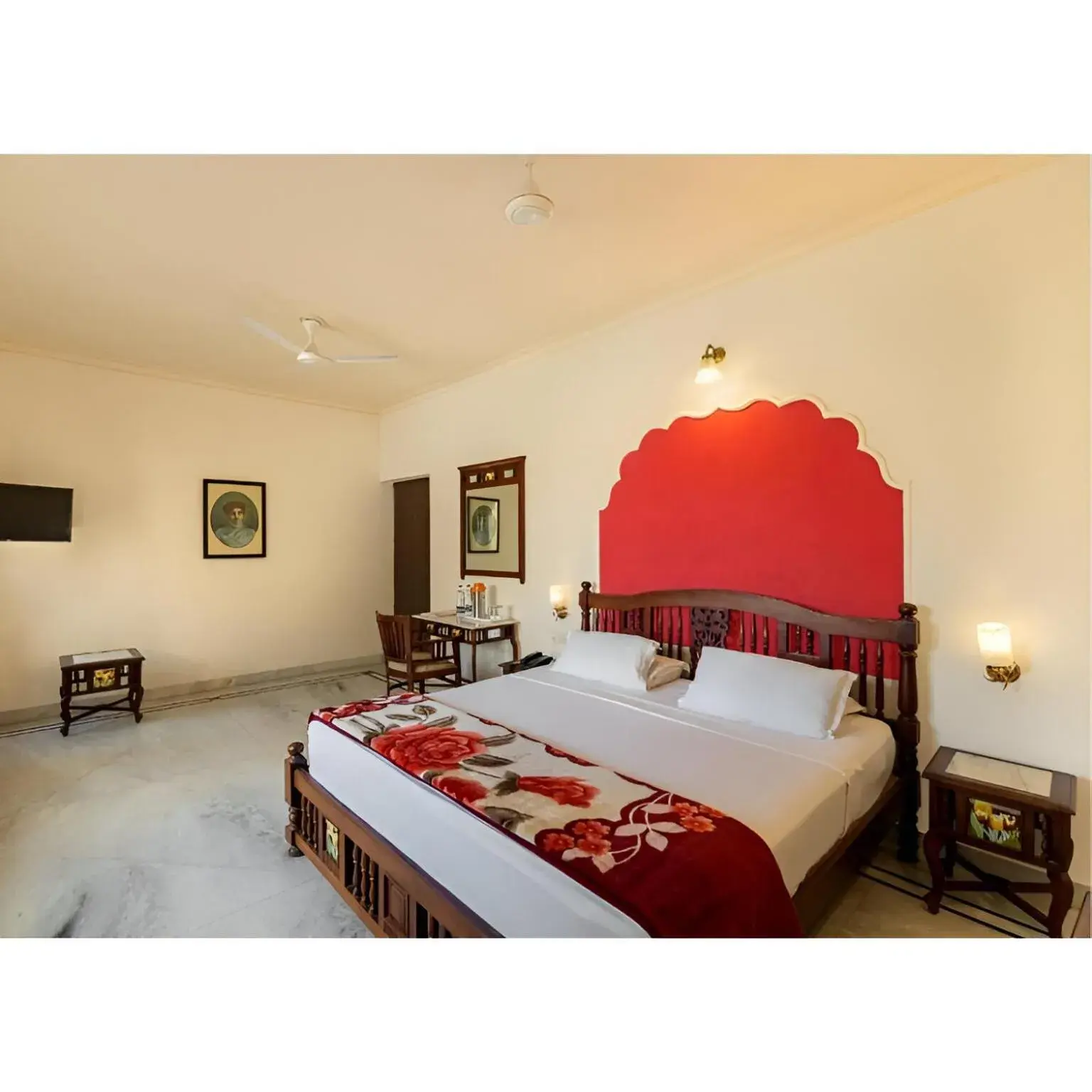 Bed in WelcomHeritage Kalyan Bhawan Hotel Bed in WelcomHeritage Kalyan Bhawan Hotel
