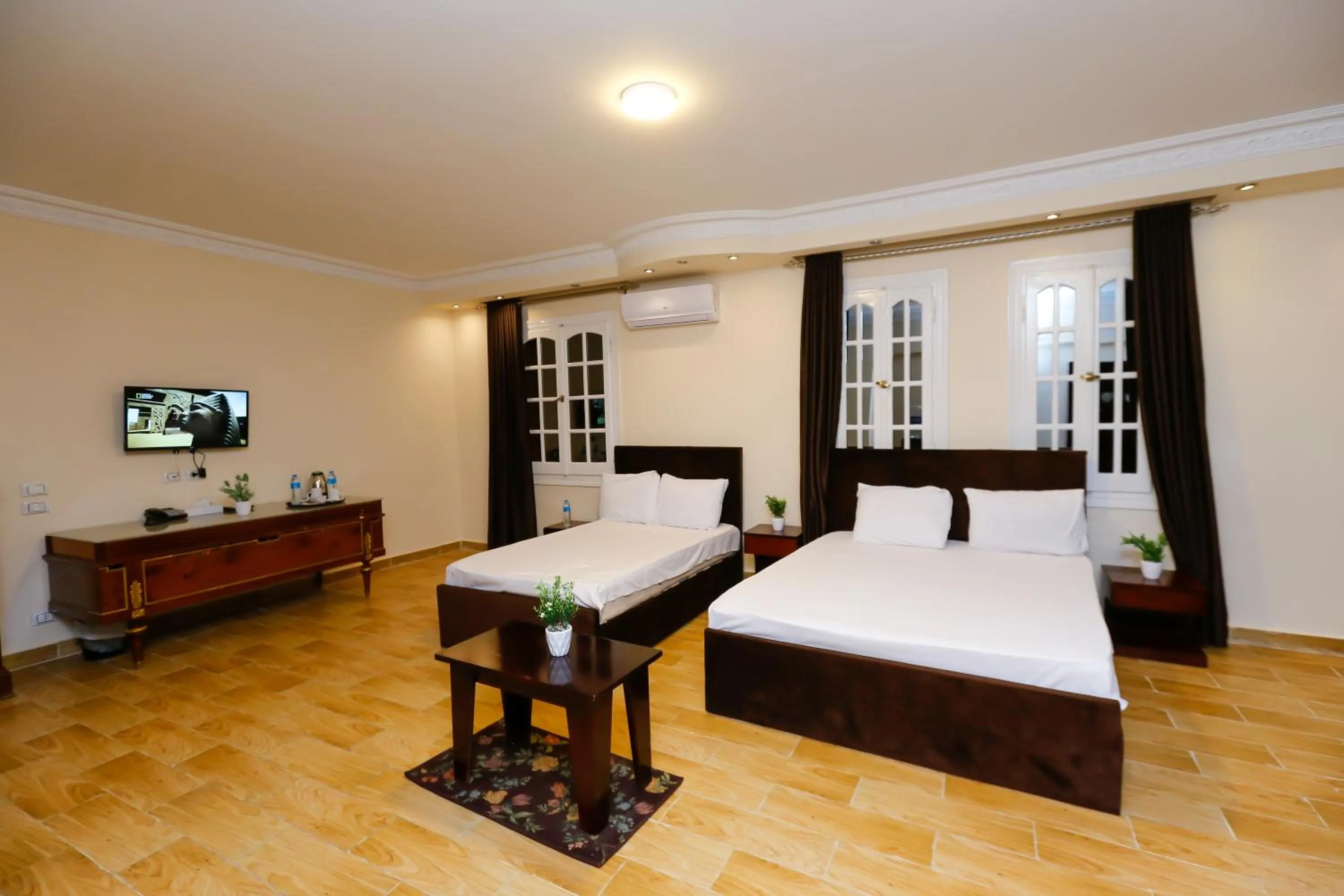 Bed in Turquoise Pyramids palace