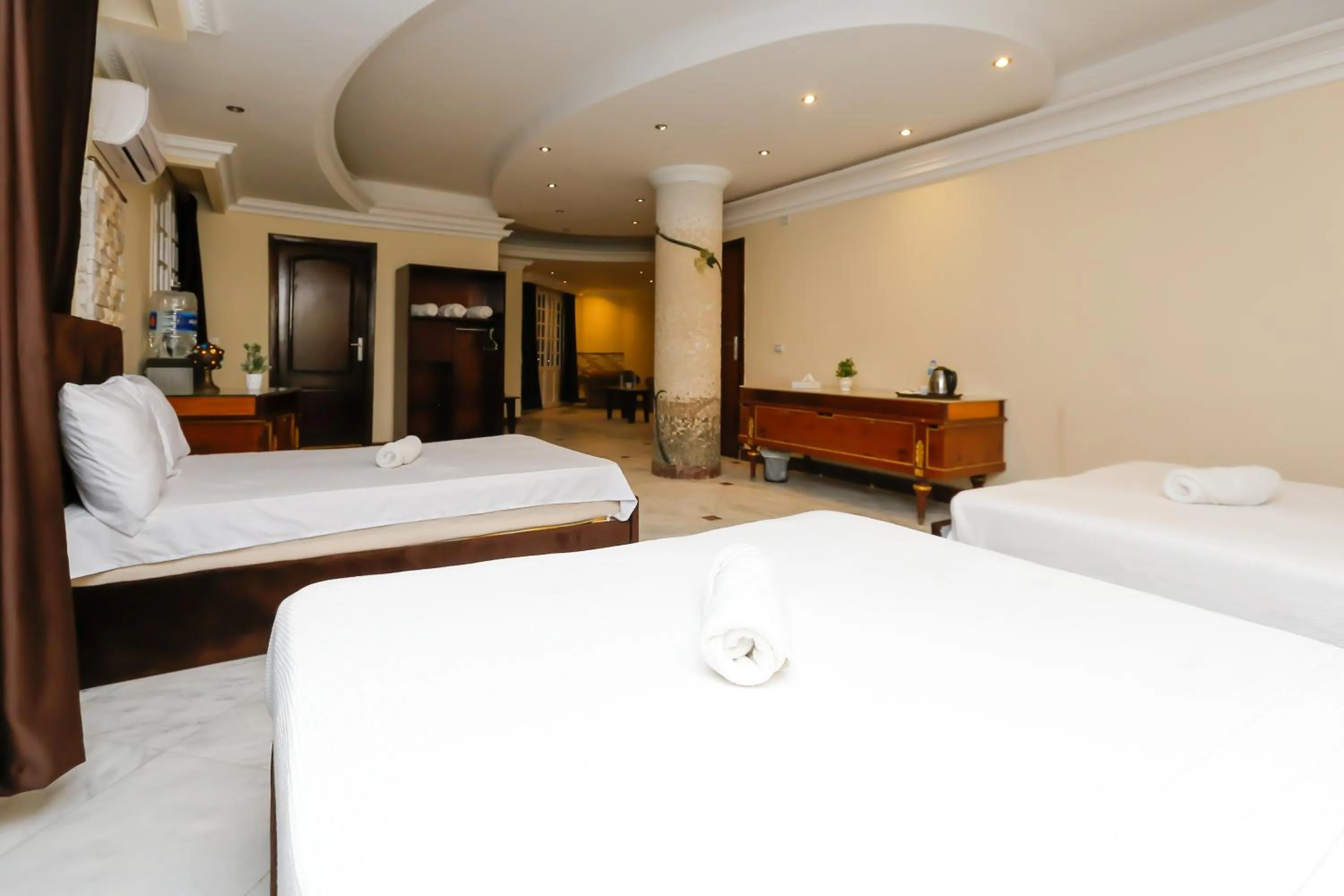 Bed in Turquoise Pyramids palace