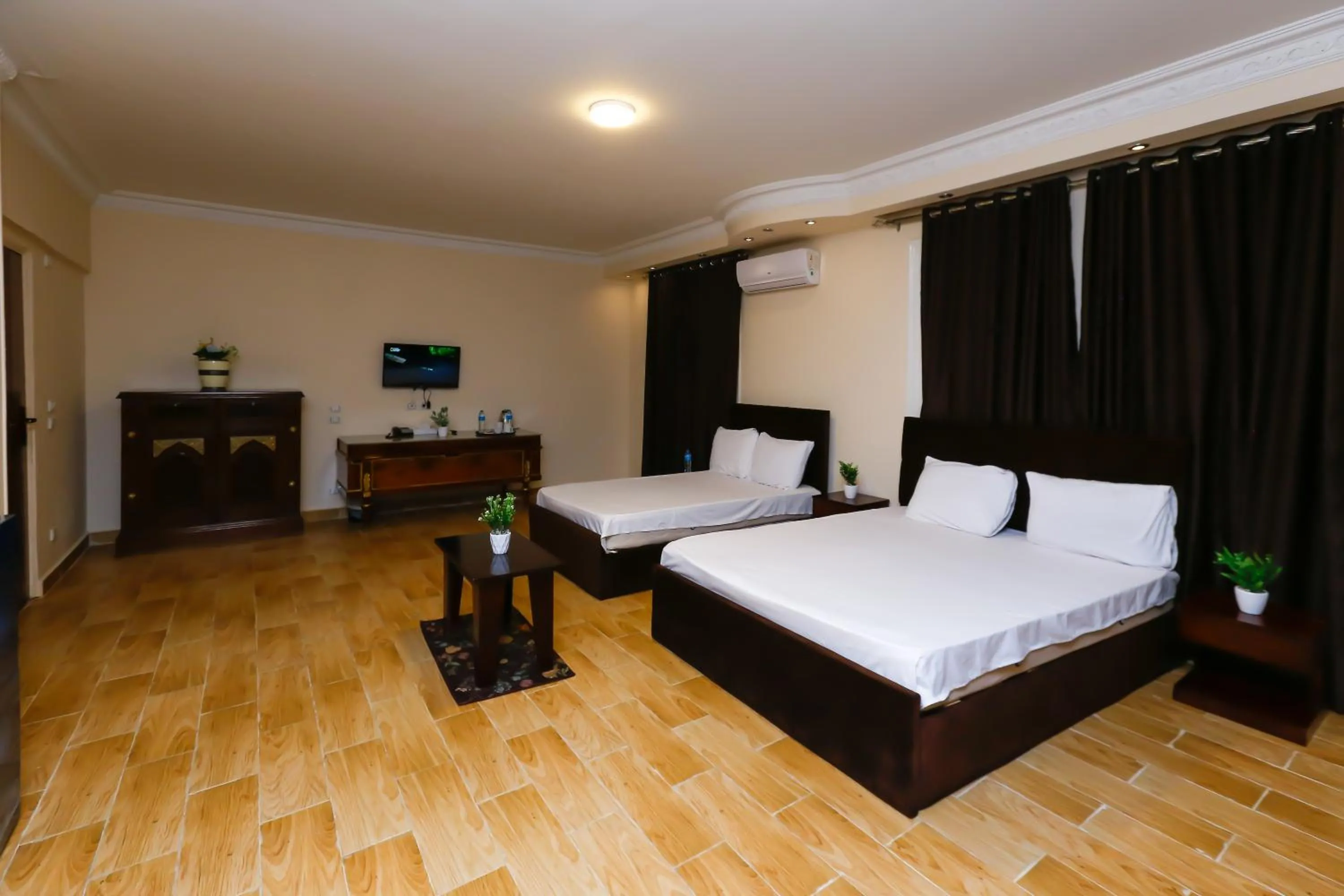 Bed in Turquoise Pyramids palace