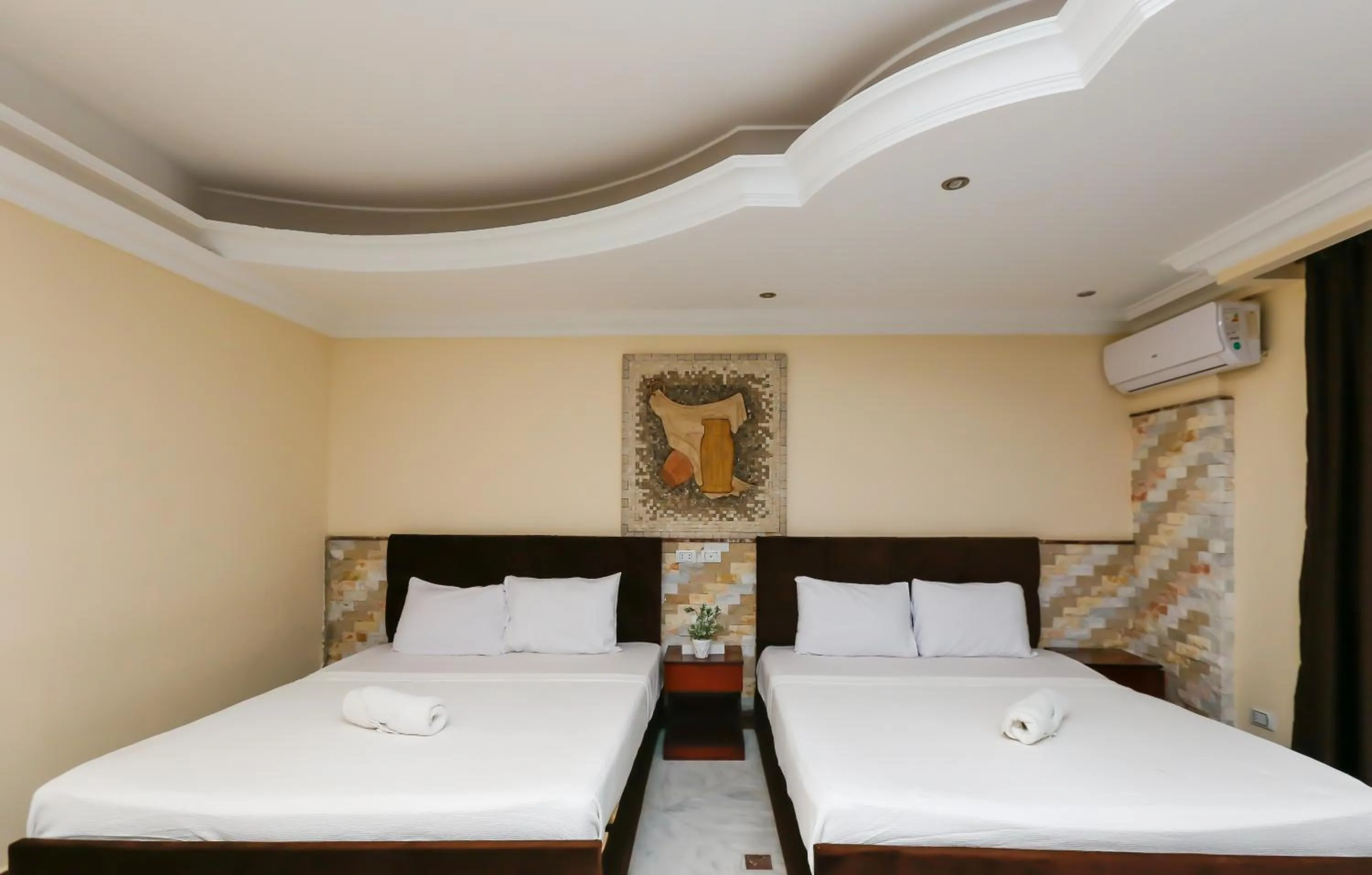 Bed in Turquoise Pyramids palace