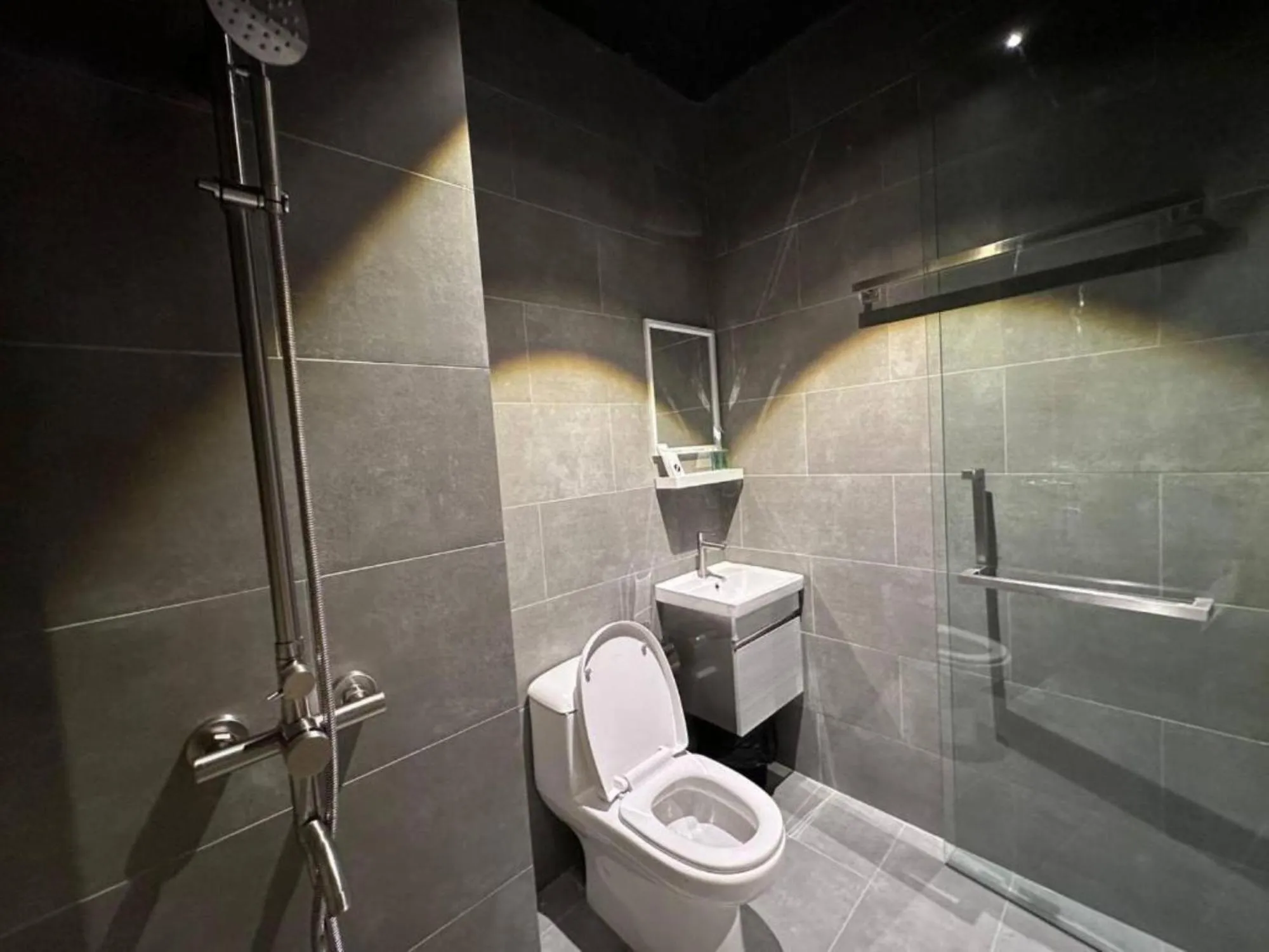 Shower in iBilik Hotel - KLIA 1 KLIA 2, Sepang